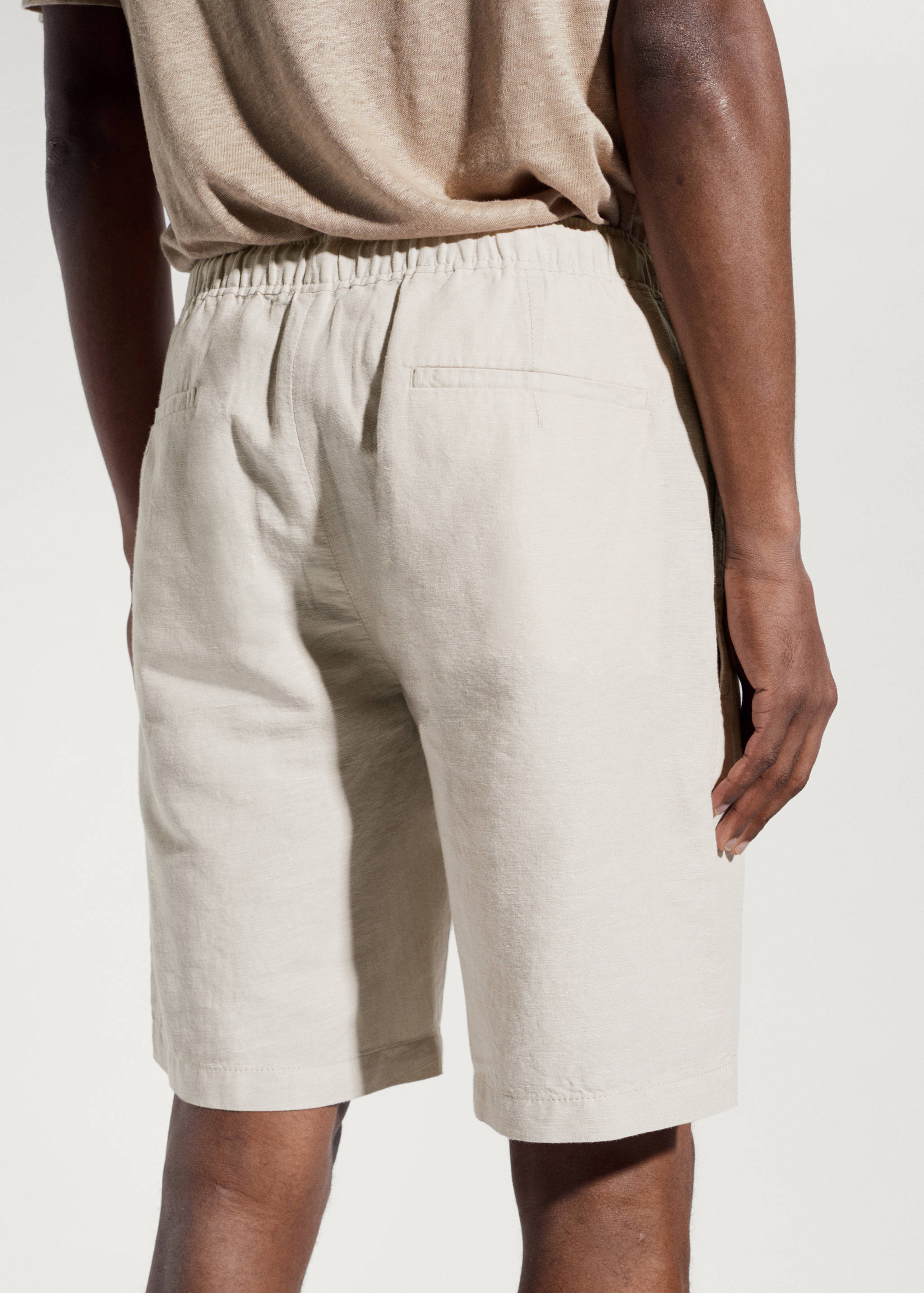 Drawstring linen Bermuda shorts - Details of the article 2