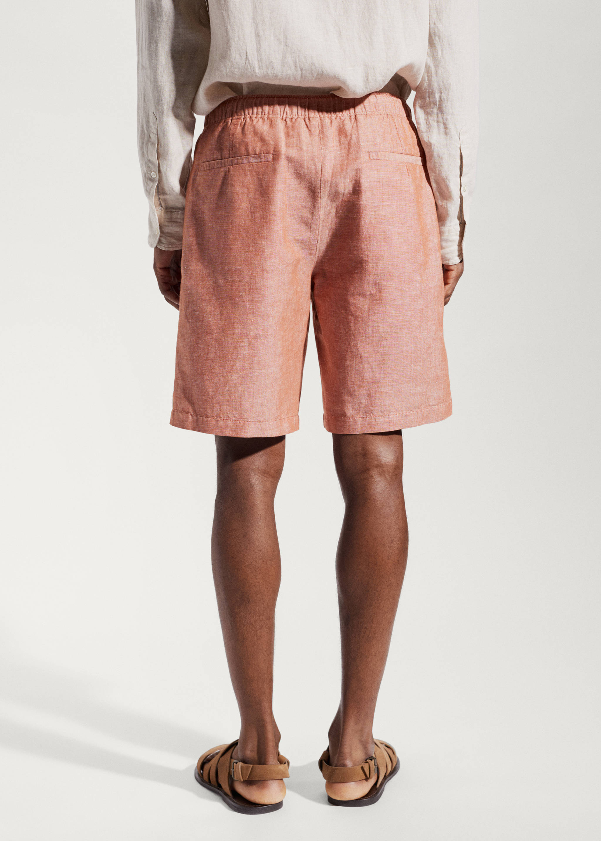 Drawstring linen Bermuda shorts - Reverse of the article