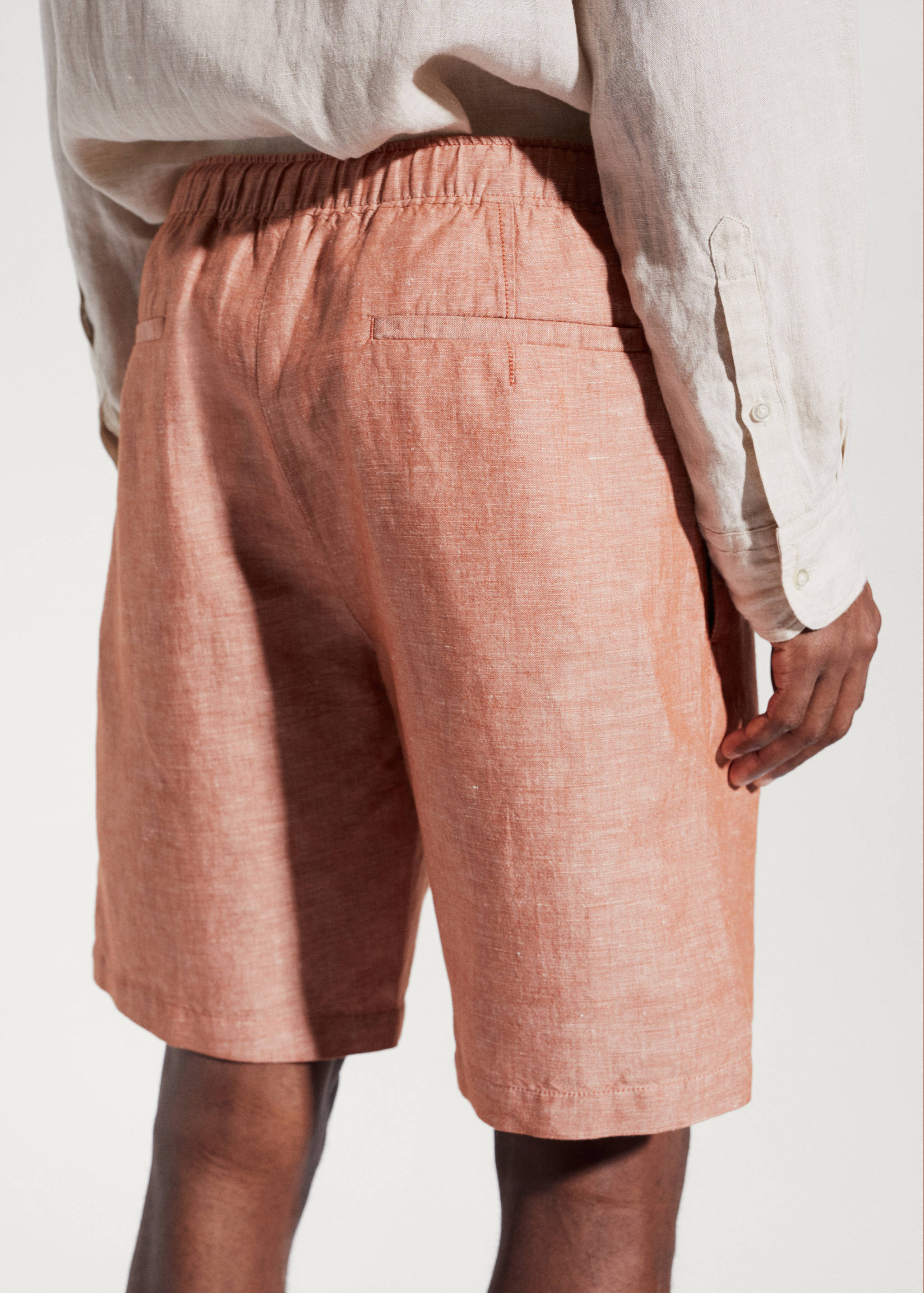 Drawstring linen Bermuda shorts - Details of the article 2