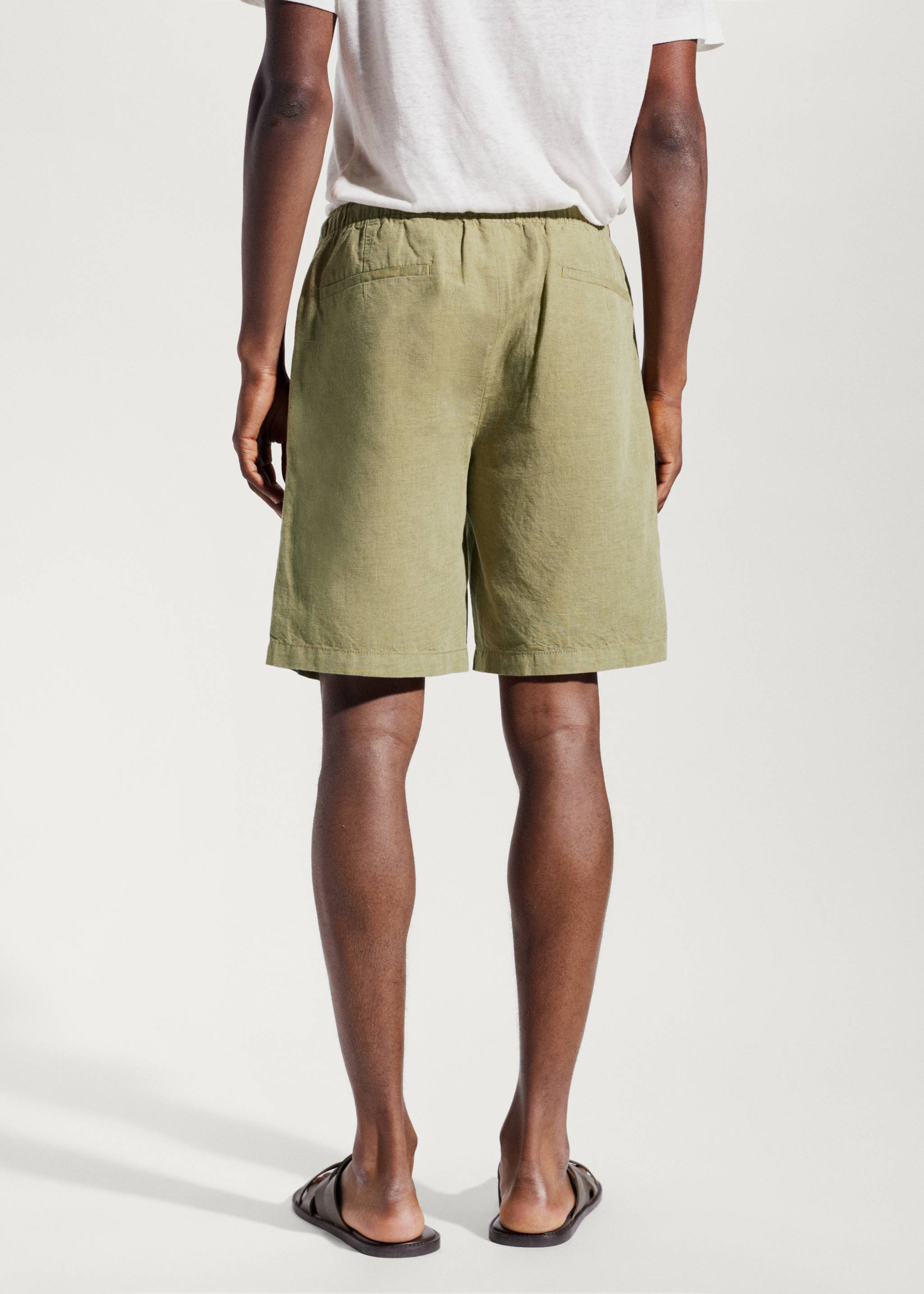 Drawstring linen Bermuda shorts - Reverse of the article