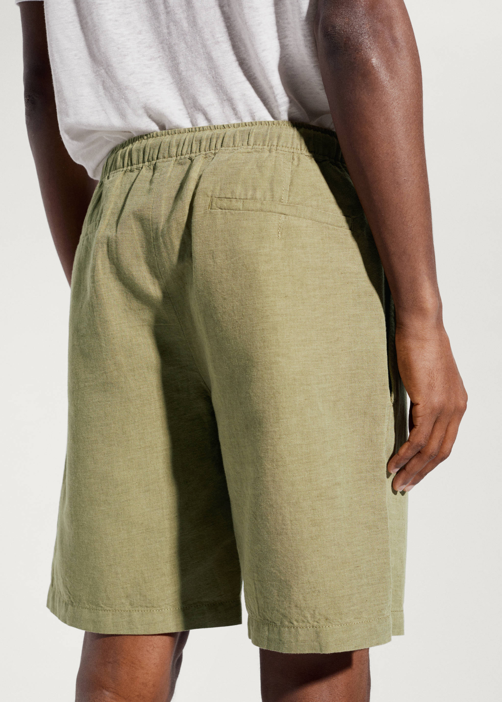 Drawstring linen Bermuda shorts - Details of the article 2