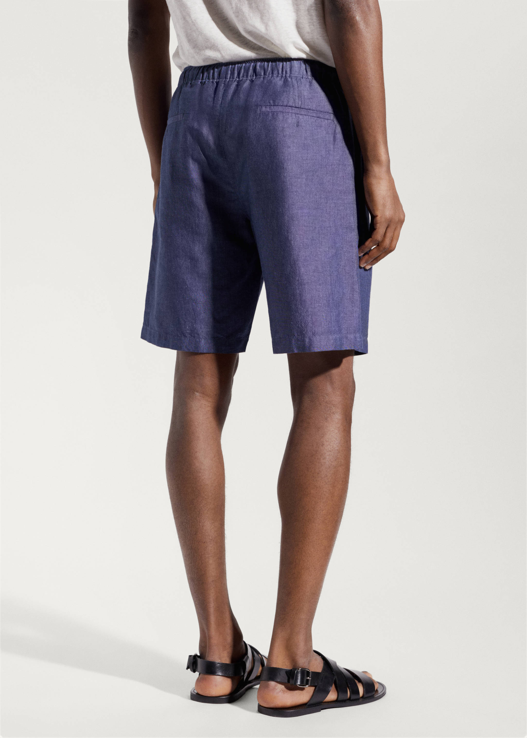 Drawstring linen Bermuda shorts - Reverse of the article