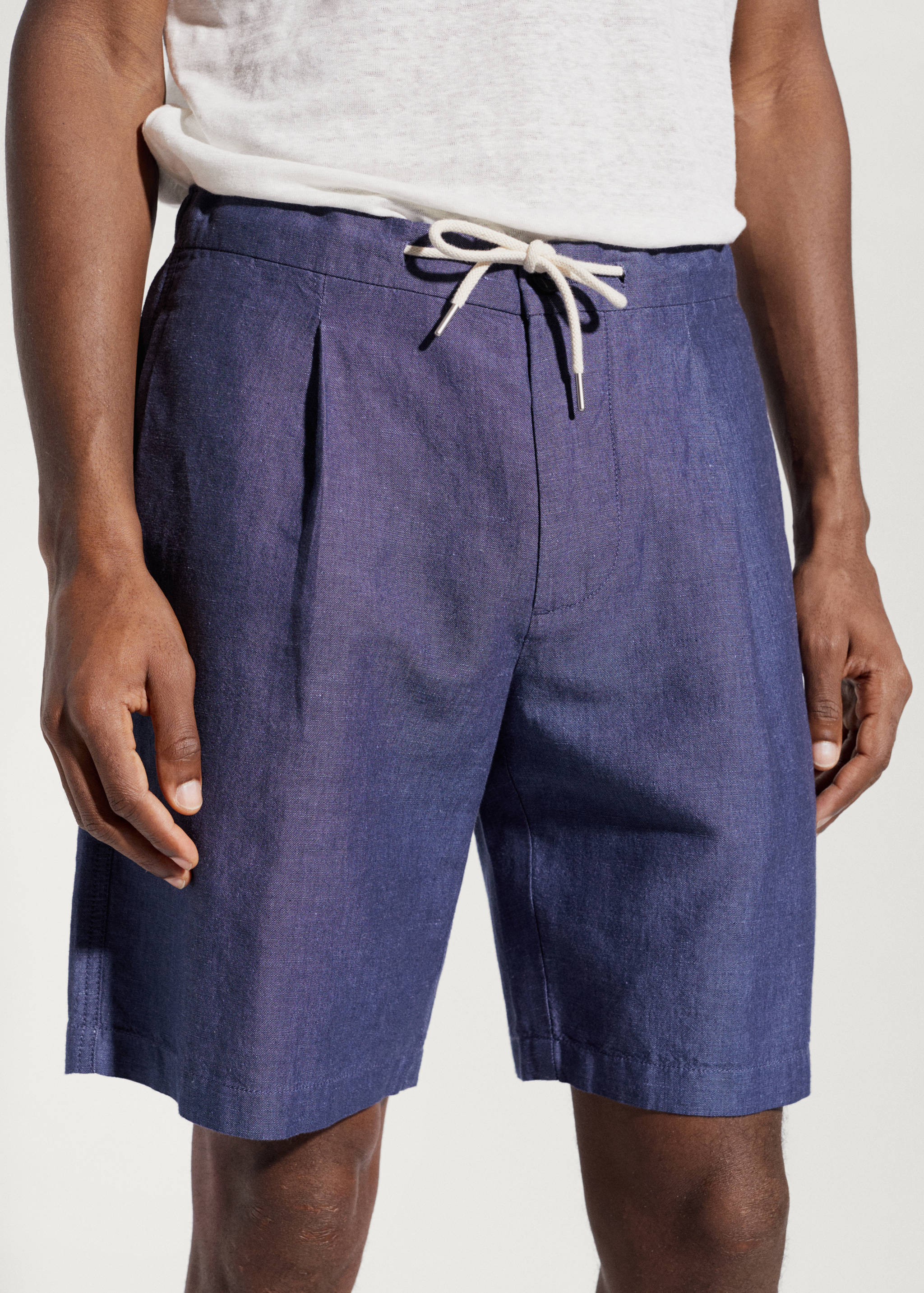 Drawstring linen Bermuda shorts - Details of the article 1