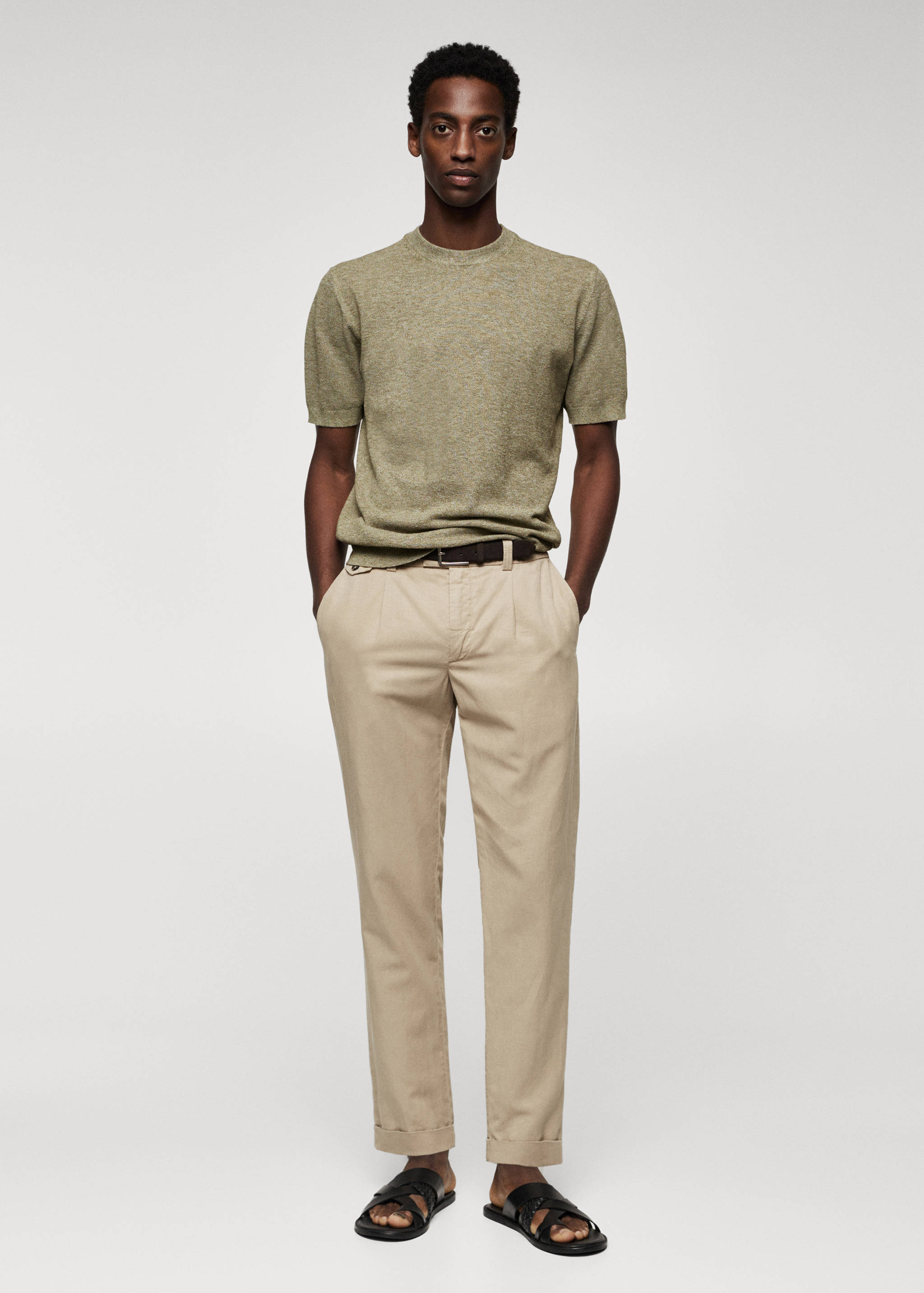 Трикотажная футболка из хлопка - Общий план