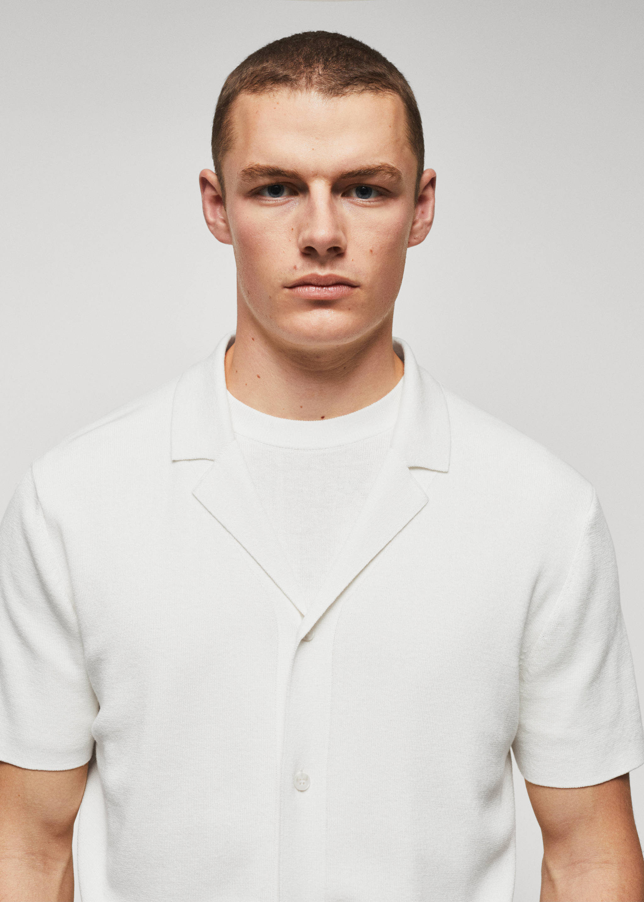 Regular-fit shirt with bowling neck - Details of the article 4