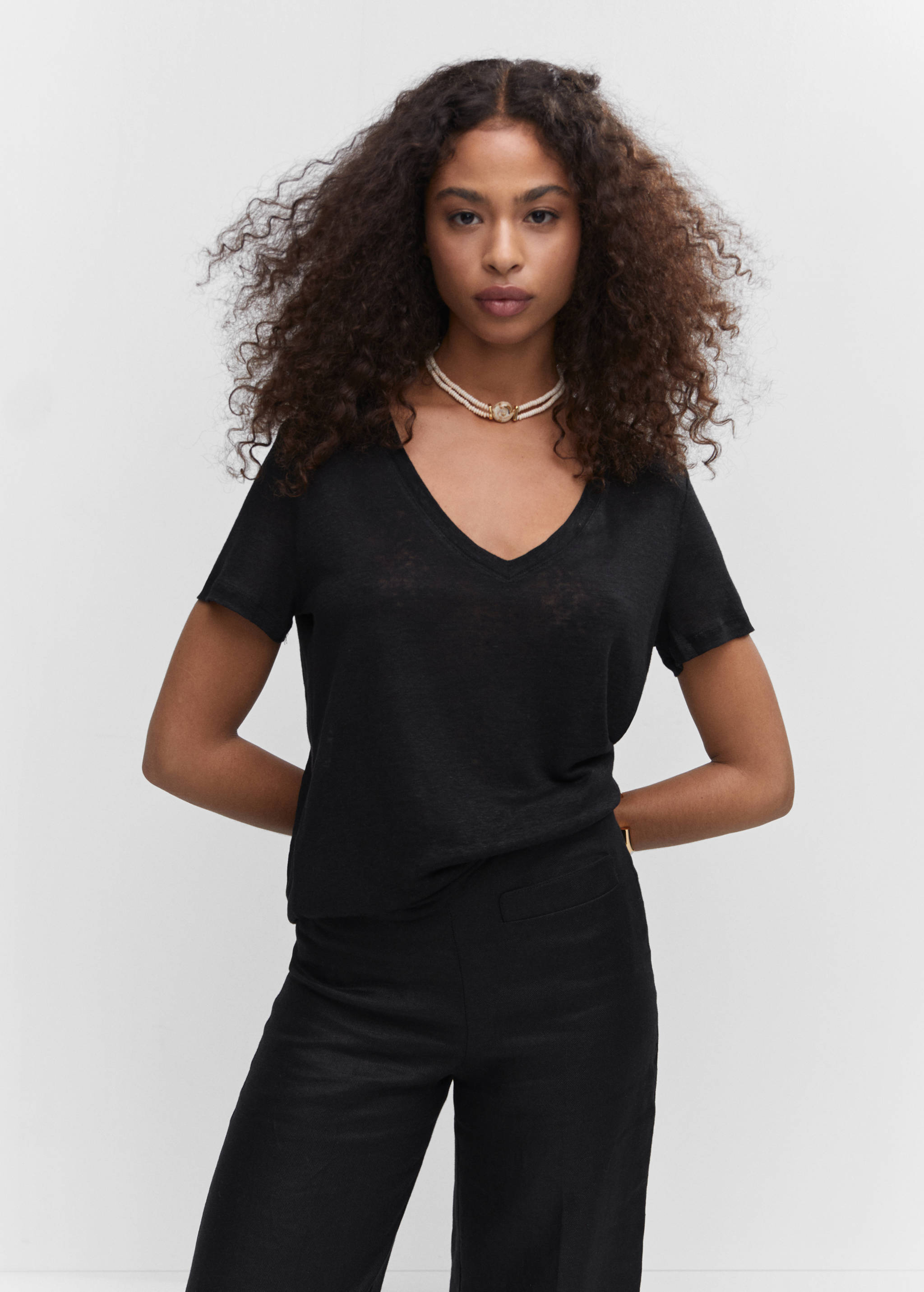 T-shirt lin col V - Plan moyen