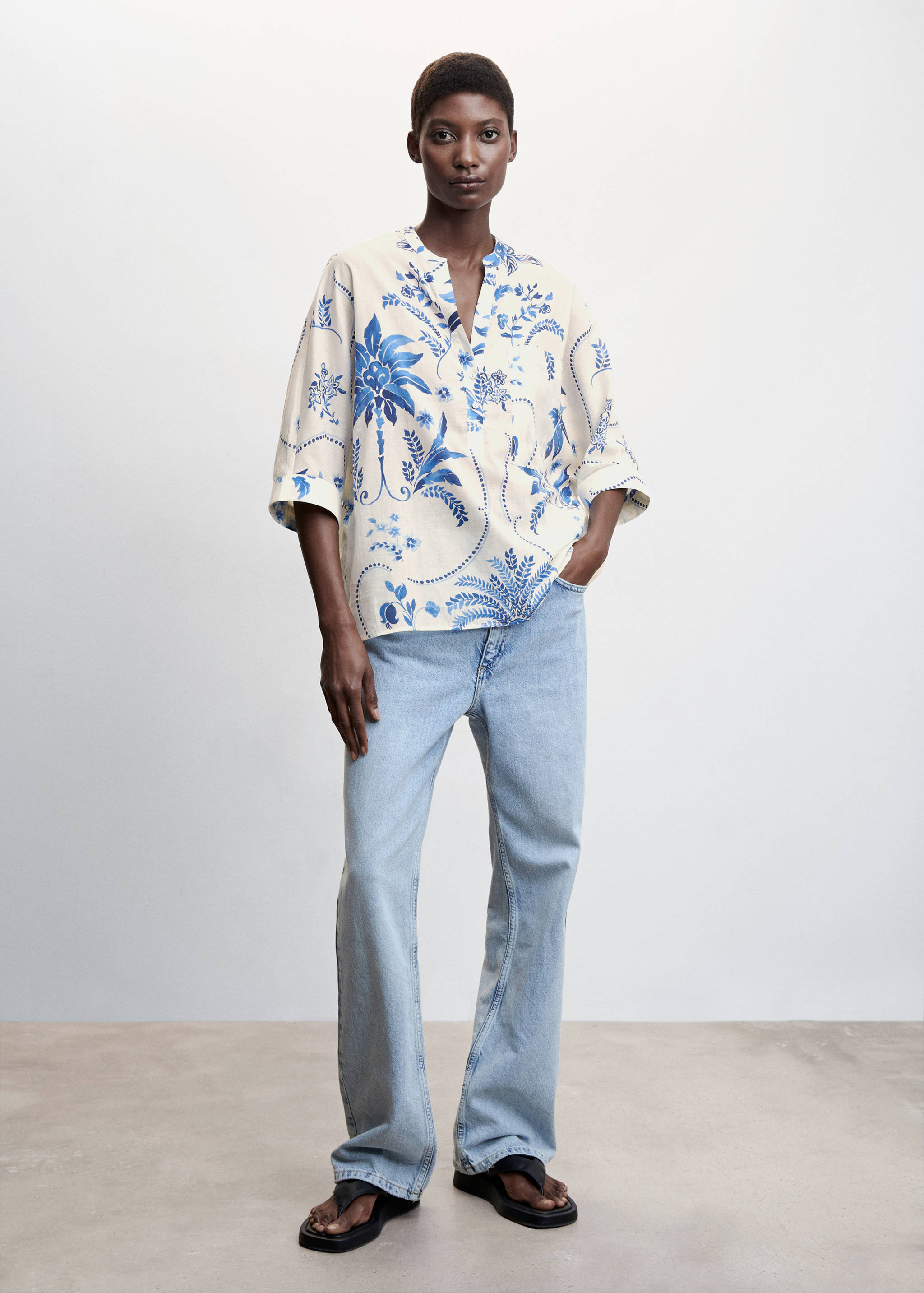 Floral print blouse - General plane