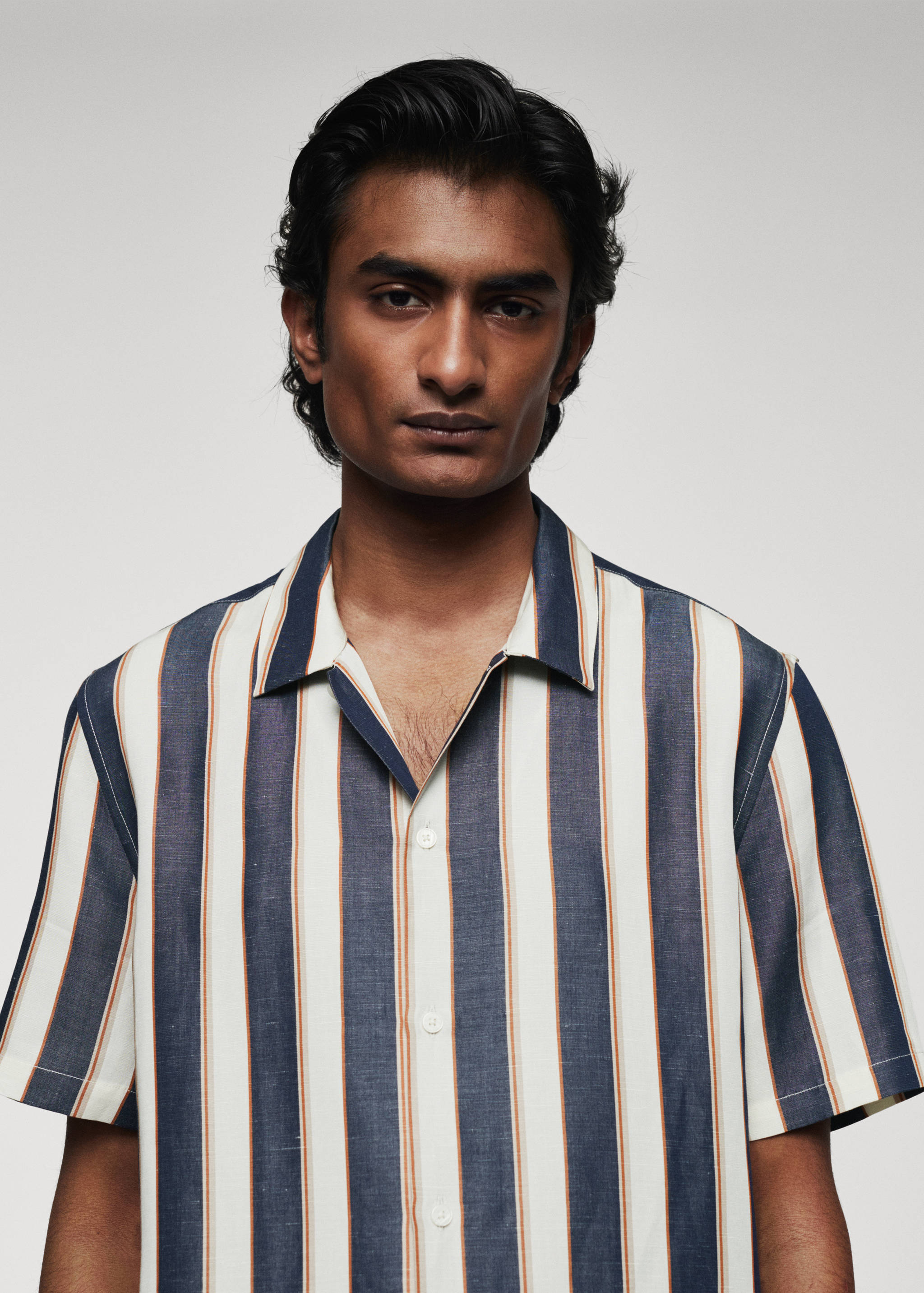 Short sleeve striped shirt - Details of the article 2