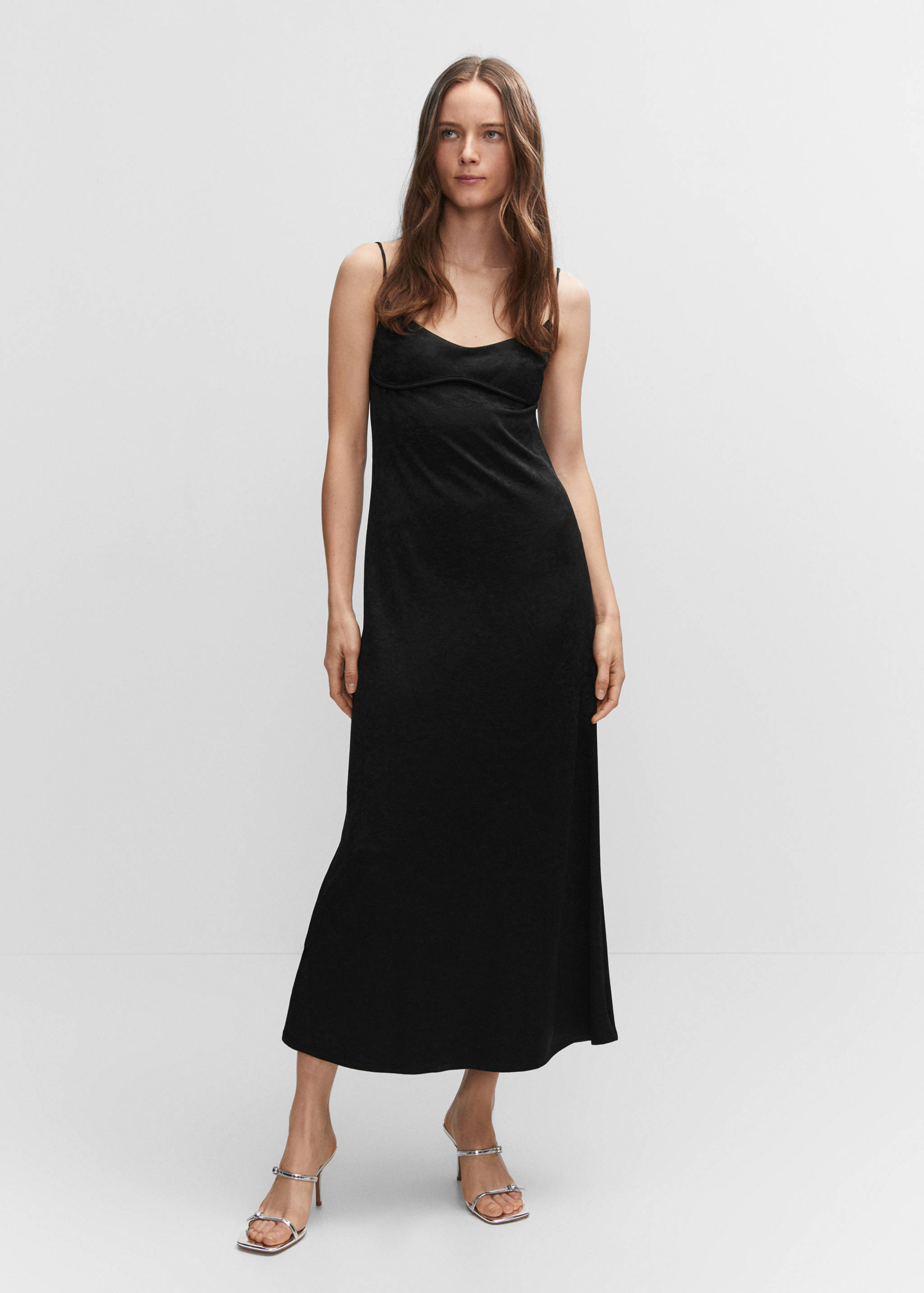 Long back slit dress - General plane