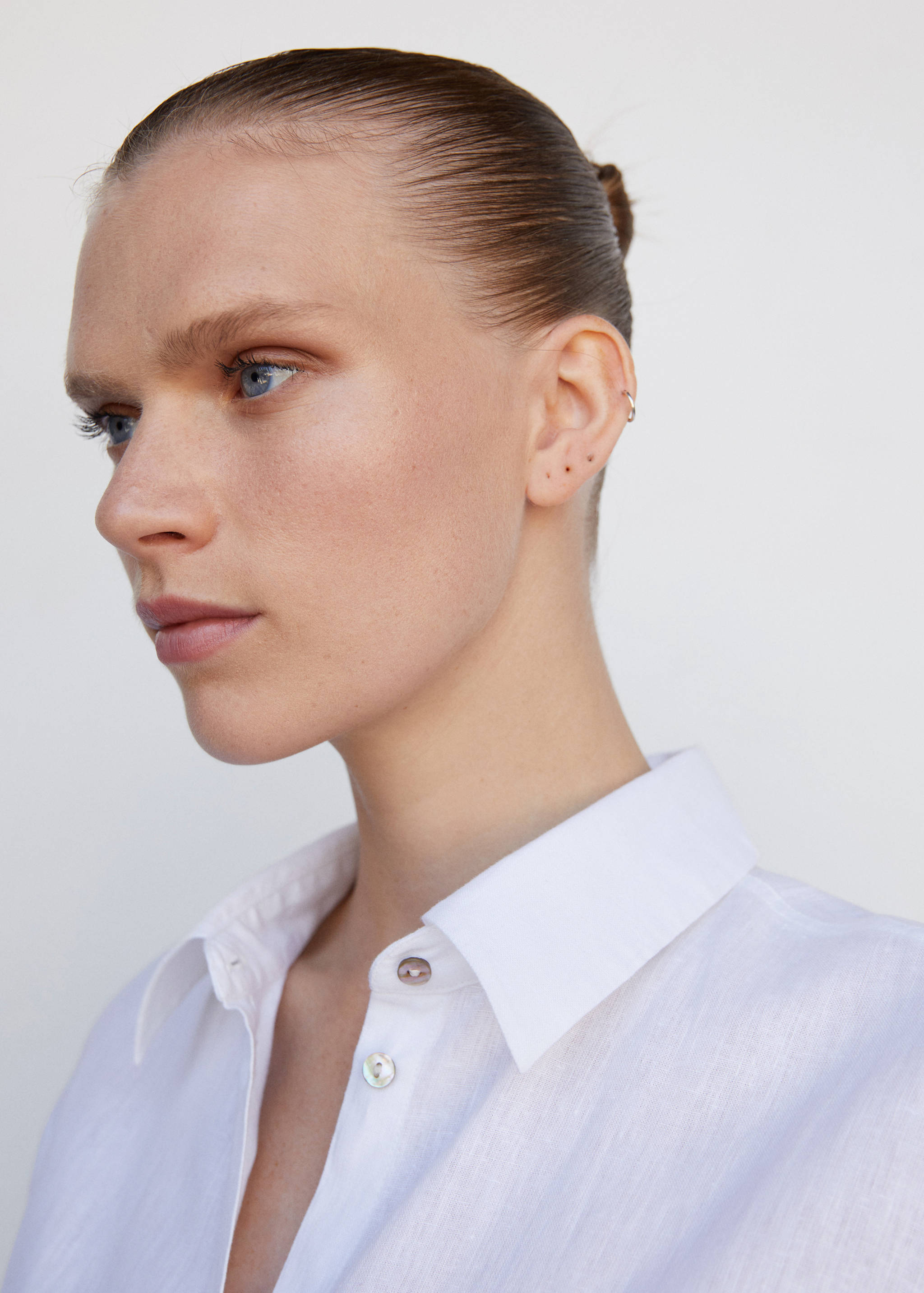Linen oversized shirt - Details of the article 1