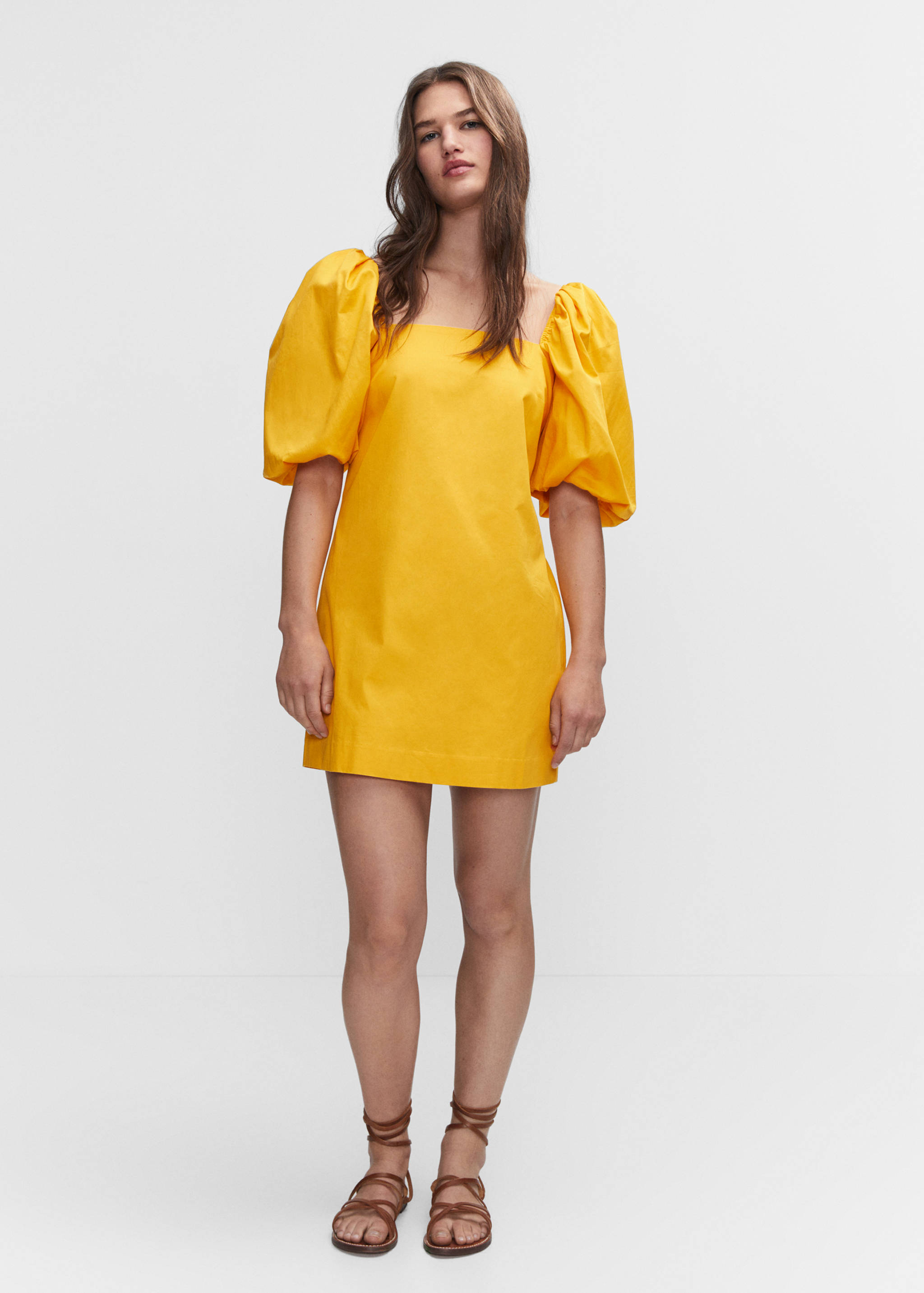 Puffed sleeves short dress - General plane