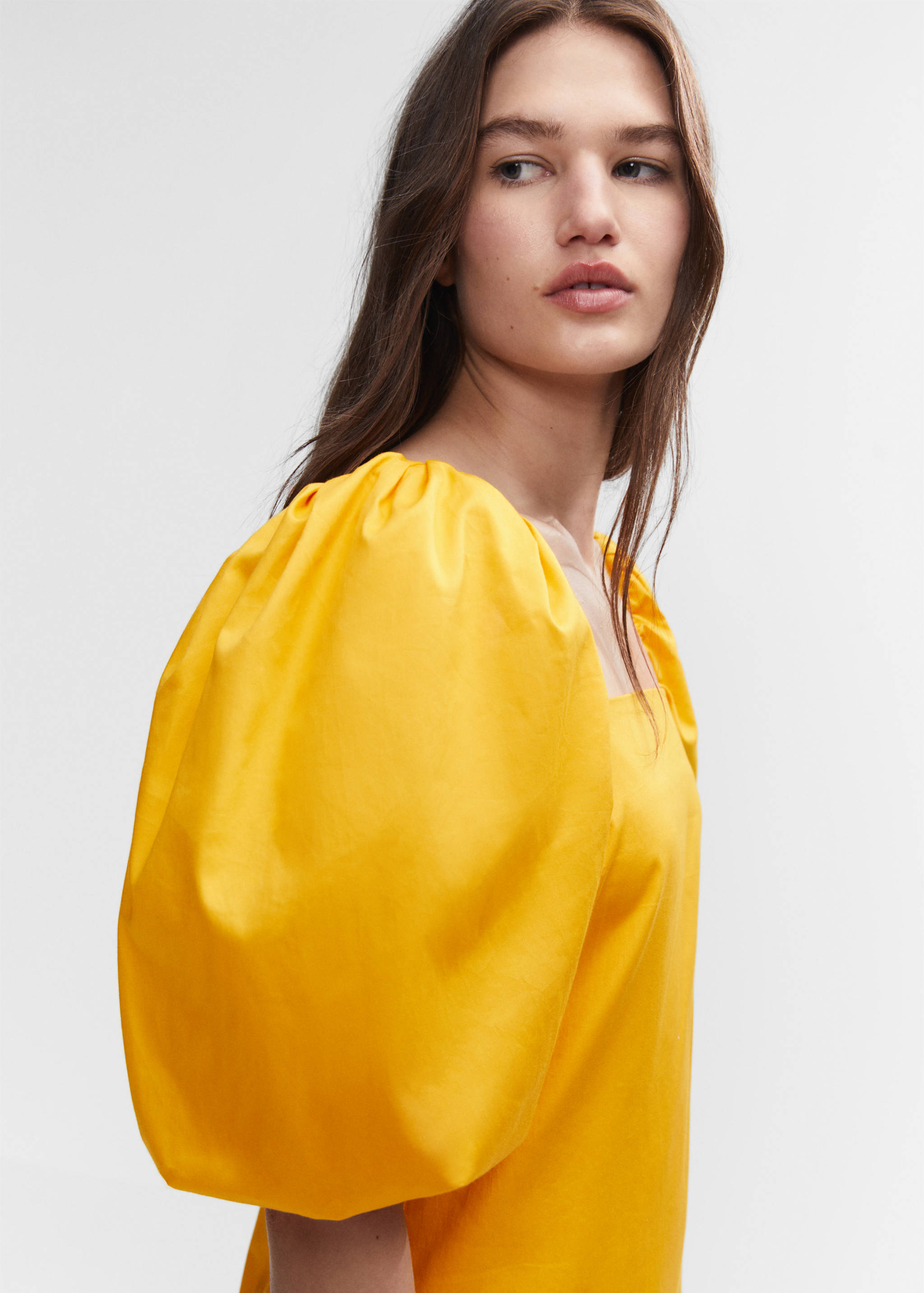 Puffed sleeves short dress - Details of the article 1