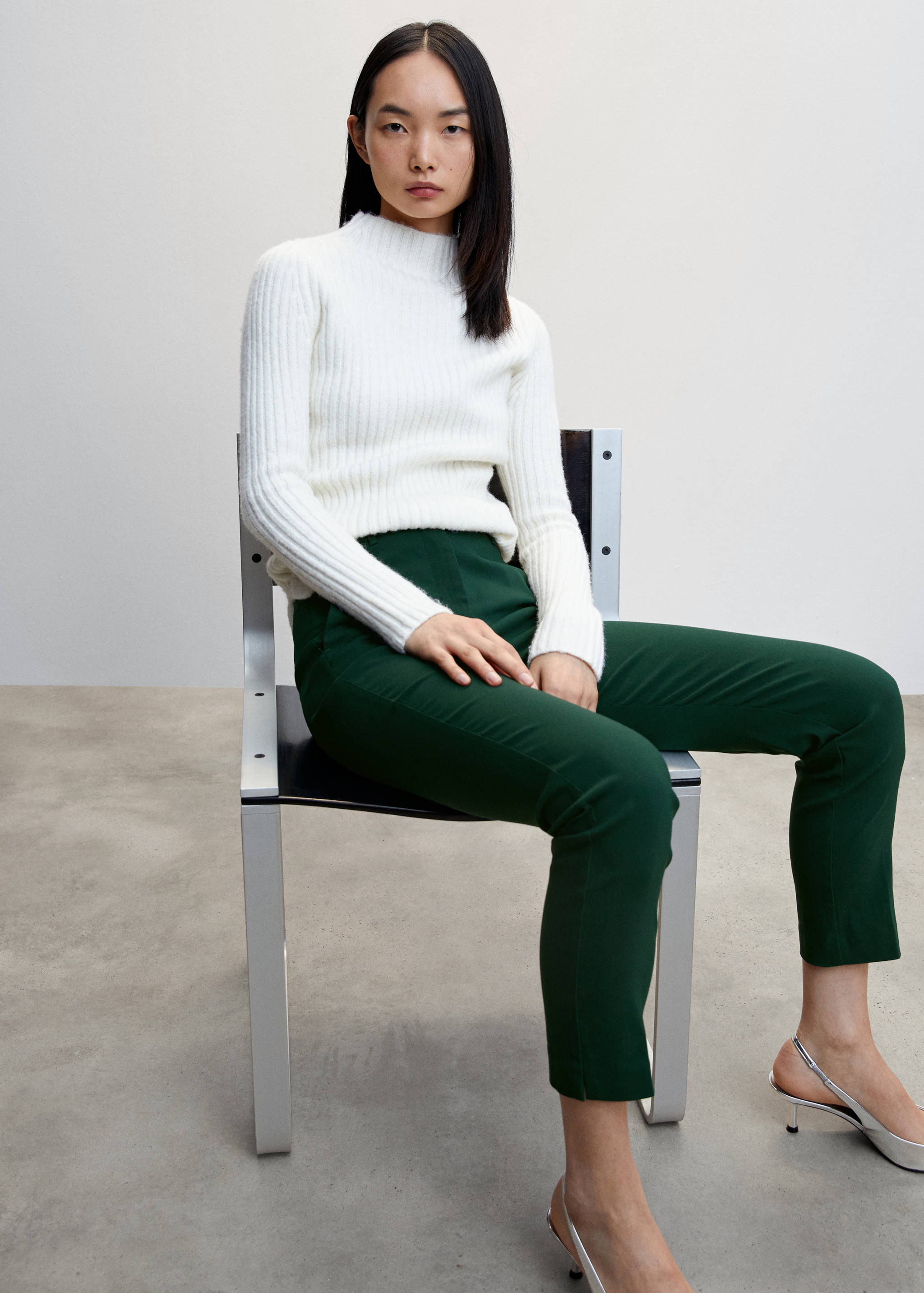 Crop skinny trousers - Details of the article 2