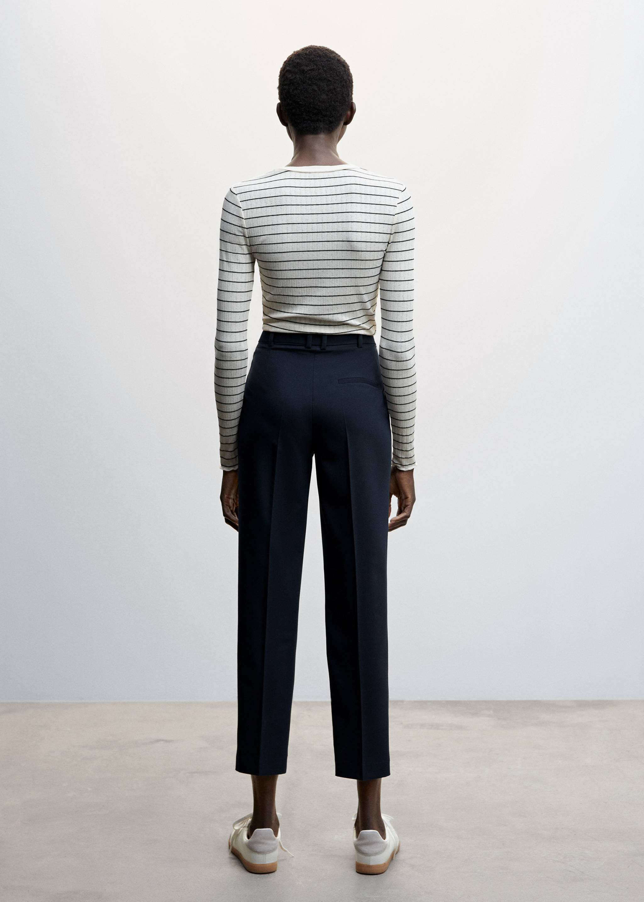 Straight suit trousers - Reverse of the article