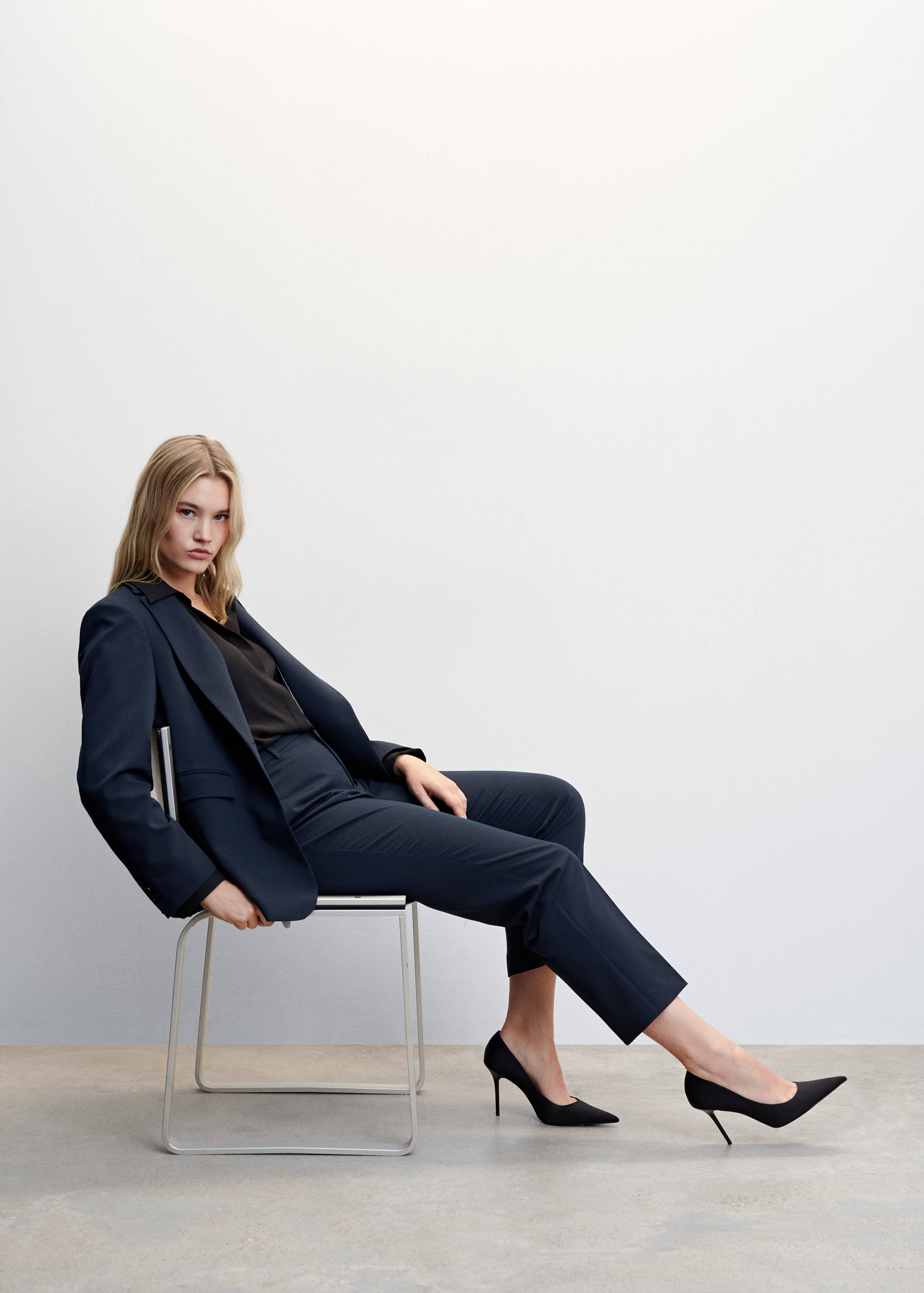 Straight suit trousers - Details of the article 4