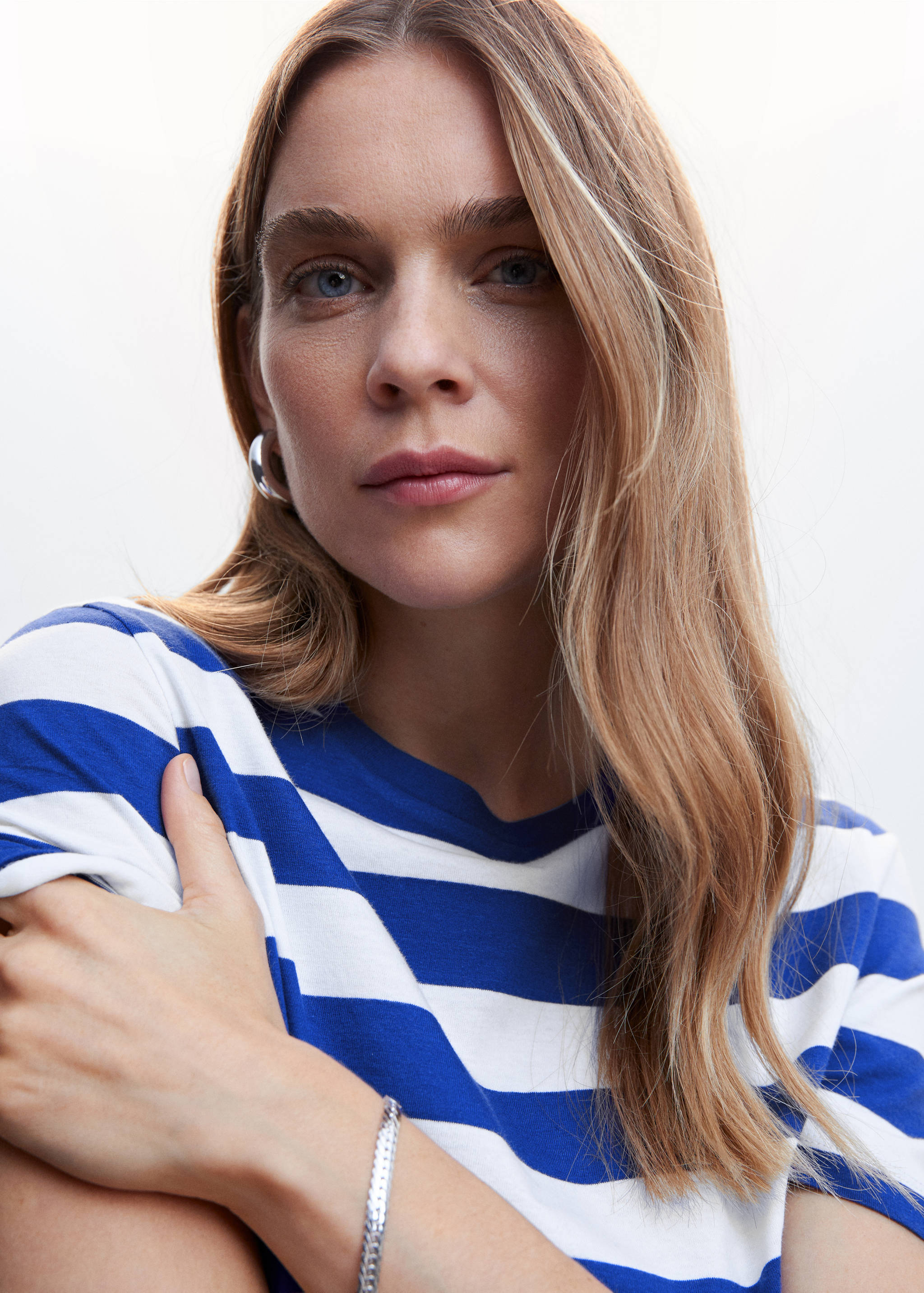 Short-sleeved cotton t-shirt - Details of the article 1