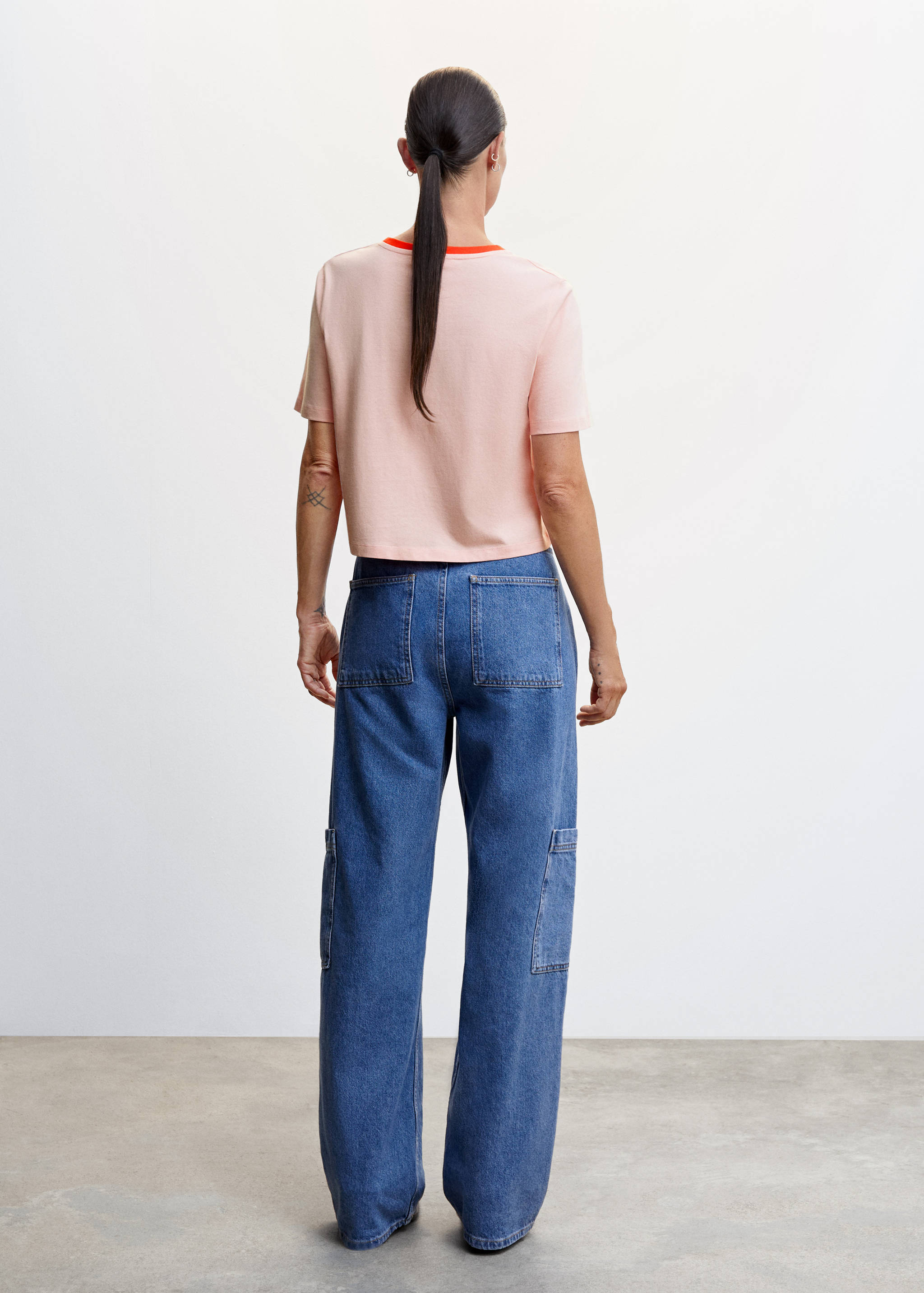 Short-sleeved cotton t-shirt - Reverse of the article