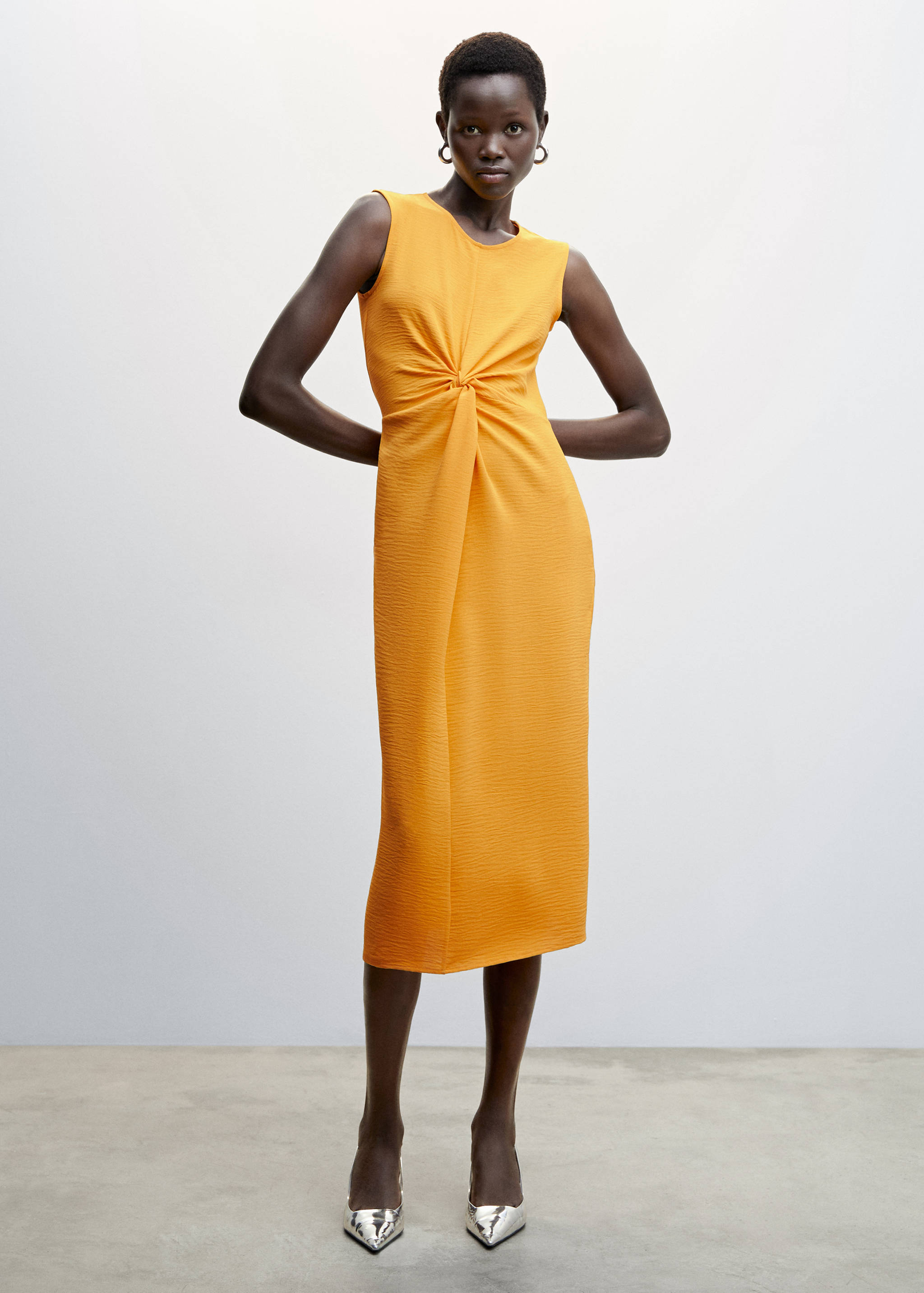 Knot textured dress - General plane