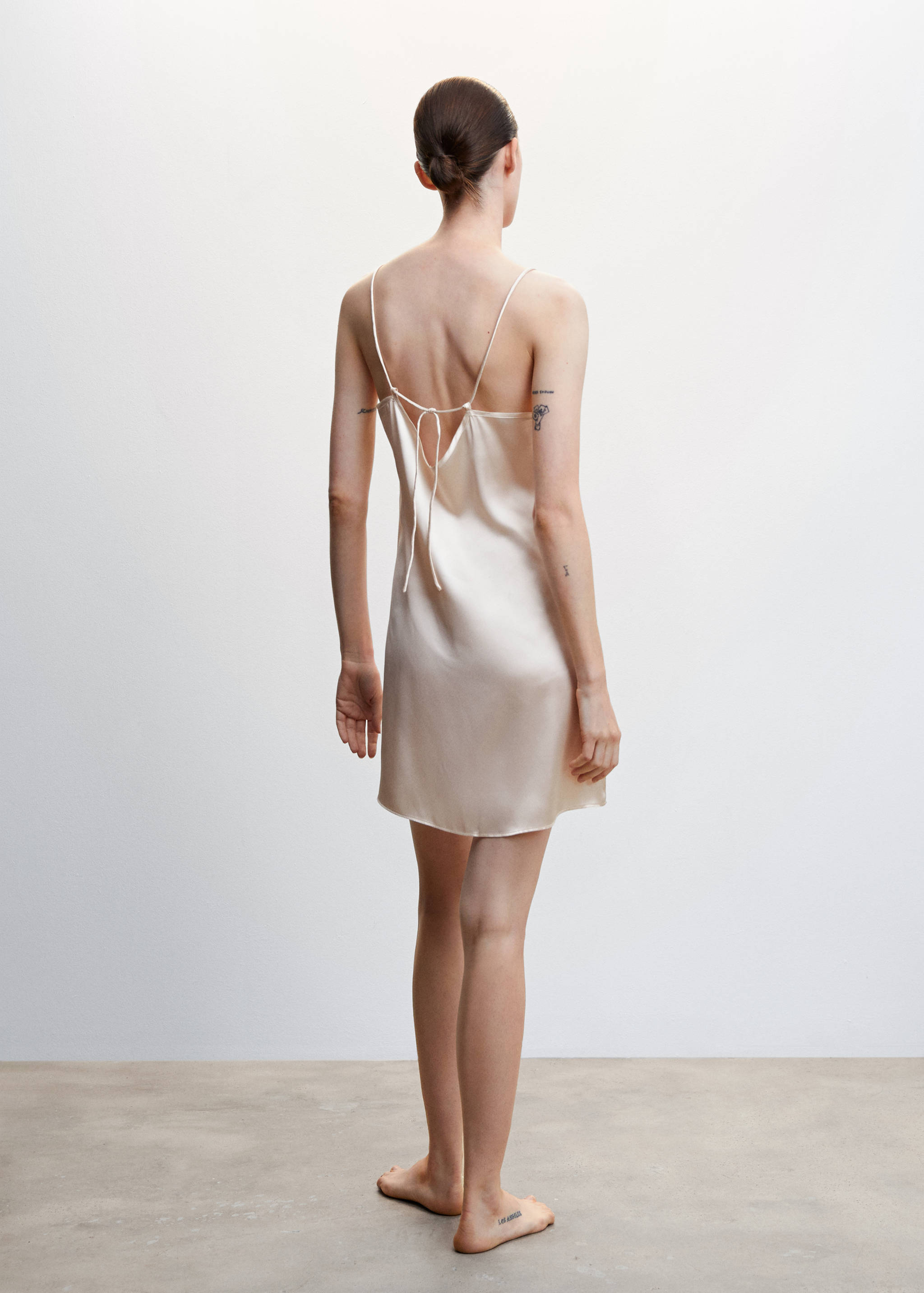 Nuisette satinée - Verso de l’article