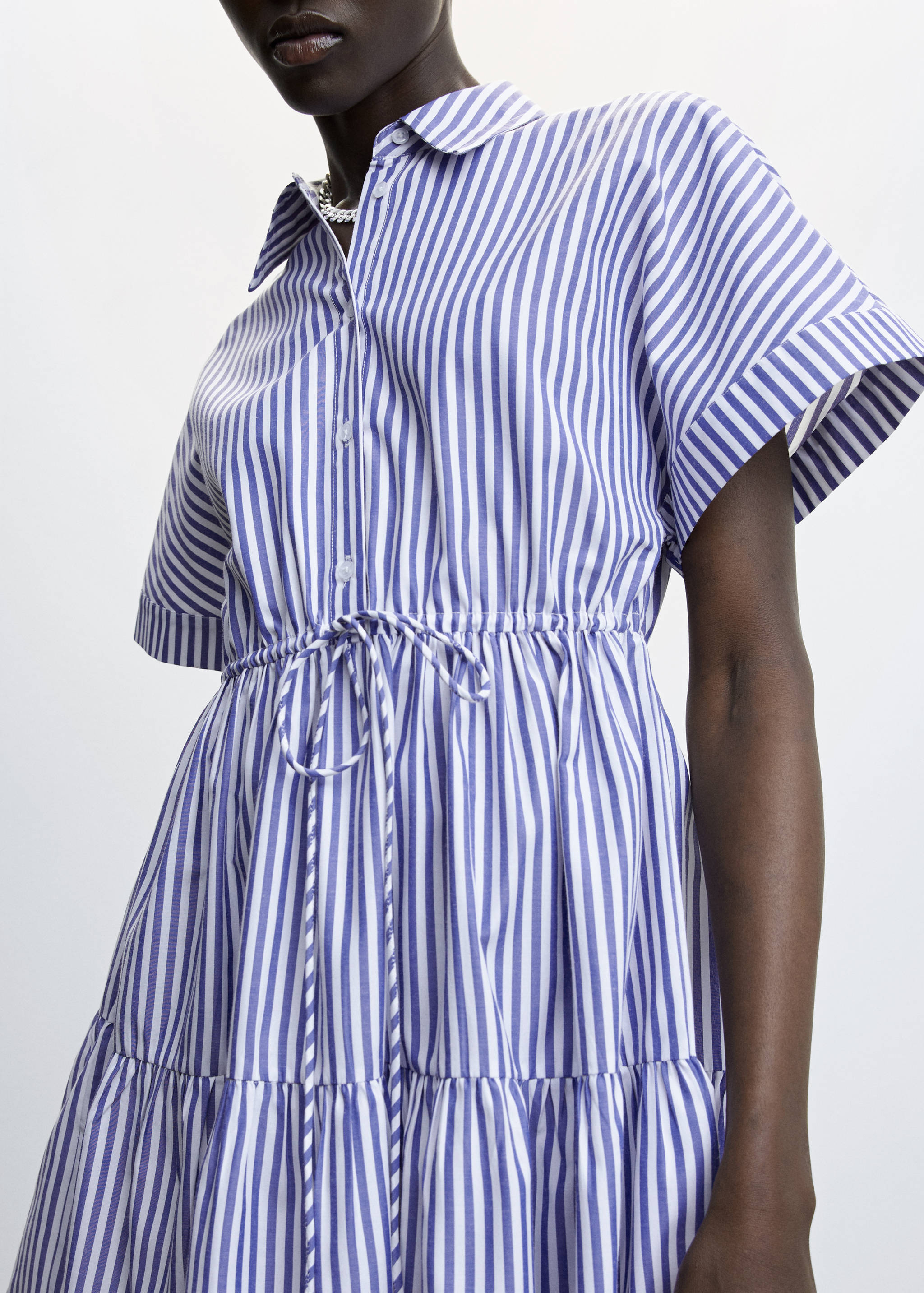 Robe rayée à volants - Détail de l'article 1