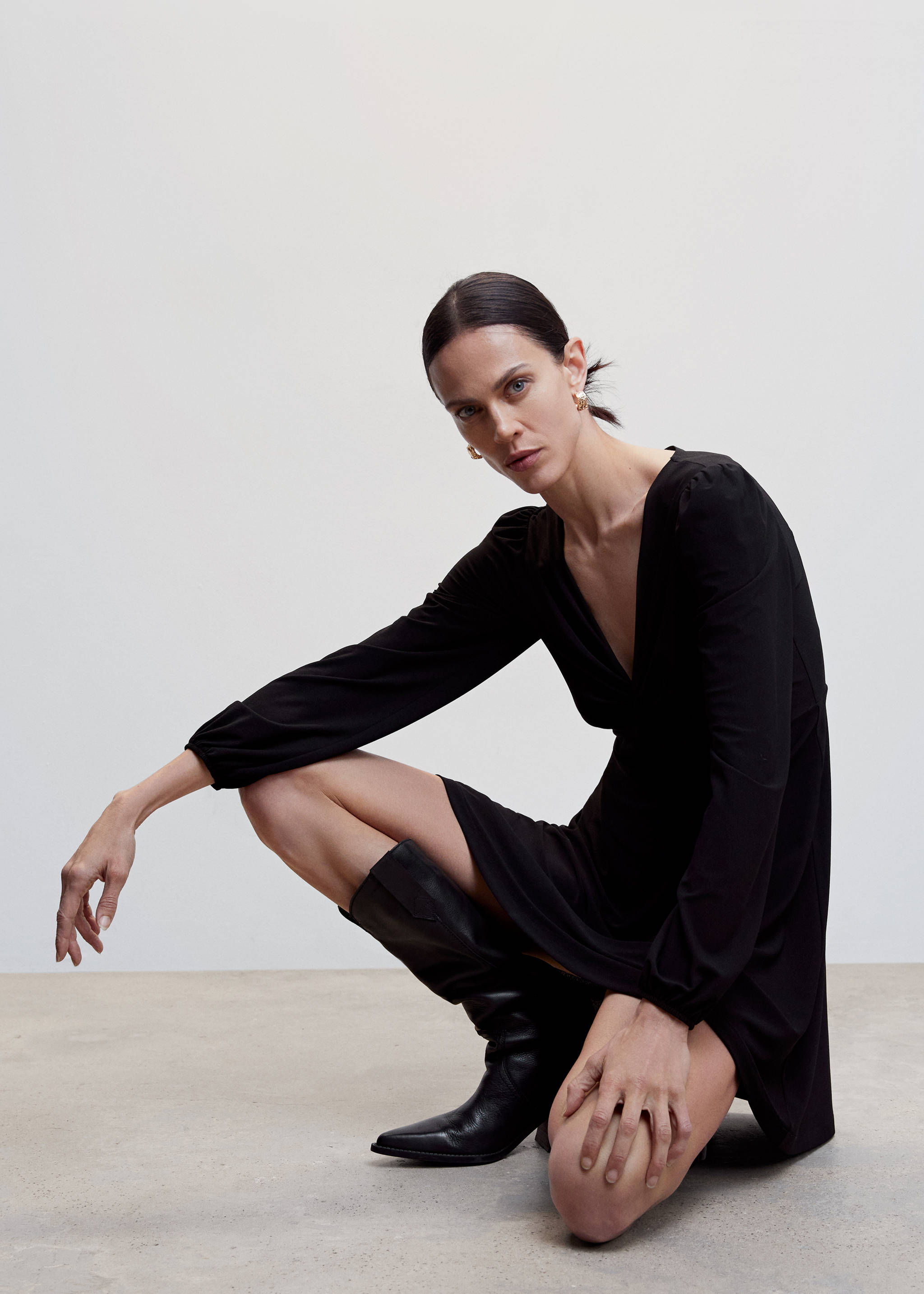 Robe noire détail nœud - Détail de l'article 2