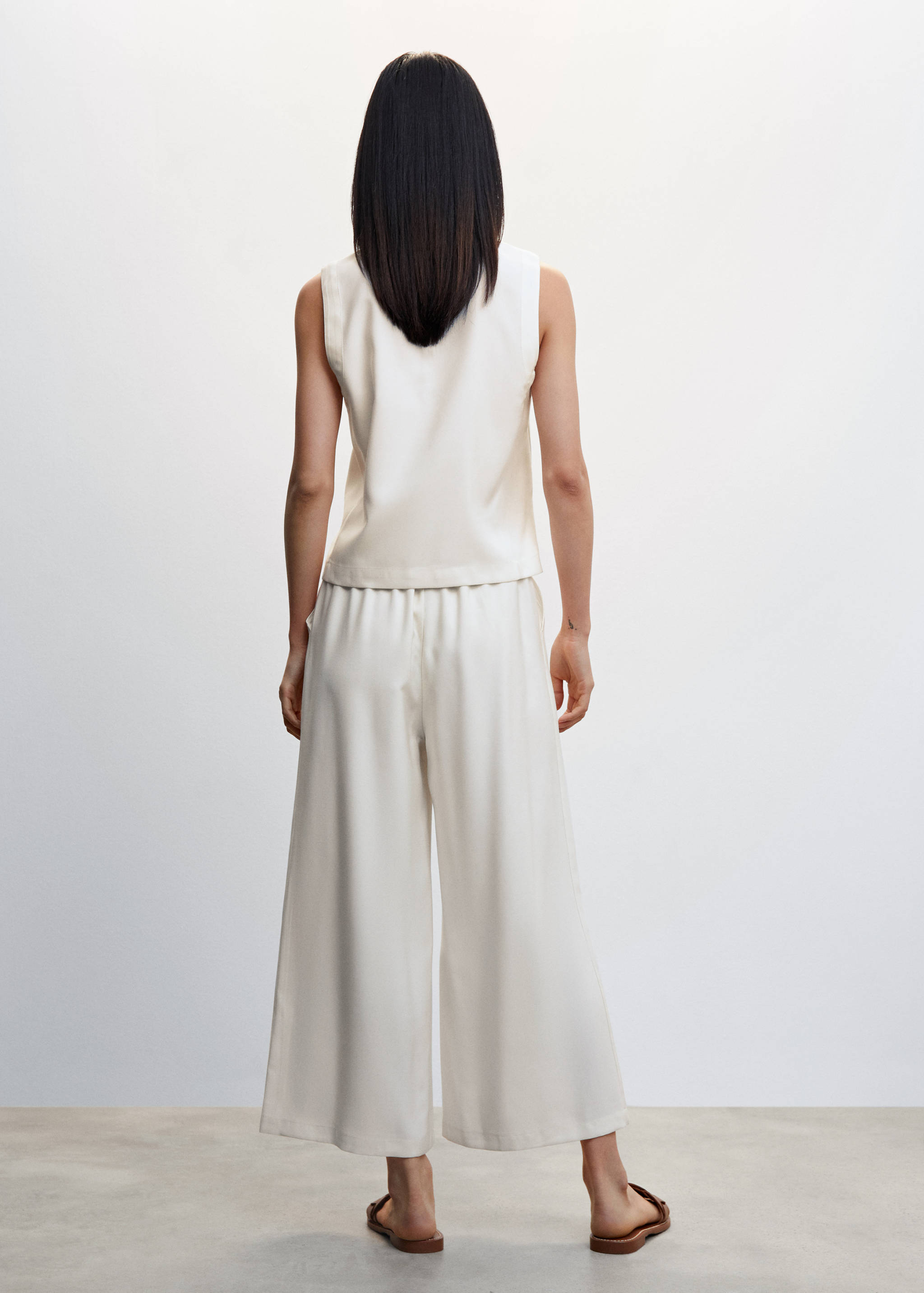 Pleated culottes trousers - Reverse of the article