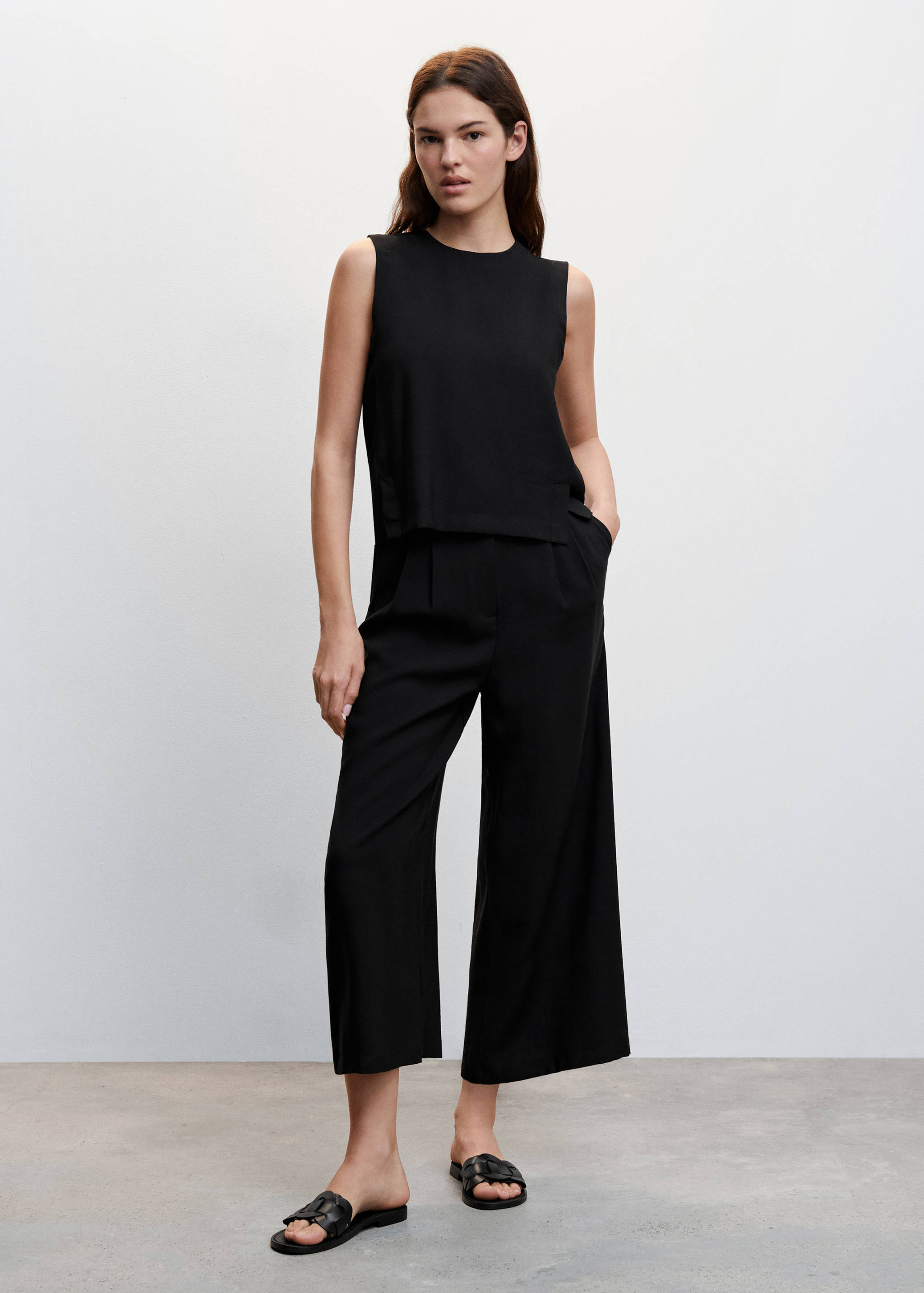 Pleated culottes trousers - General plane