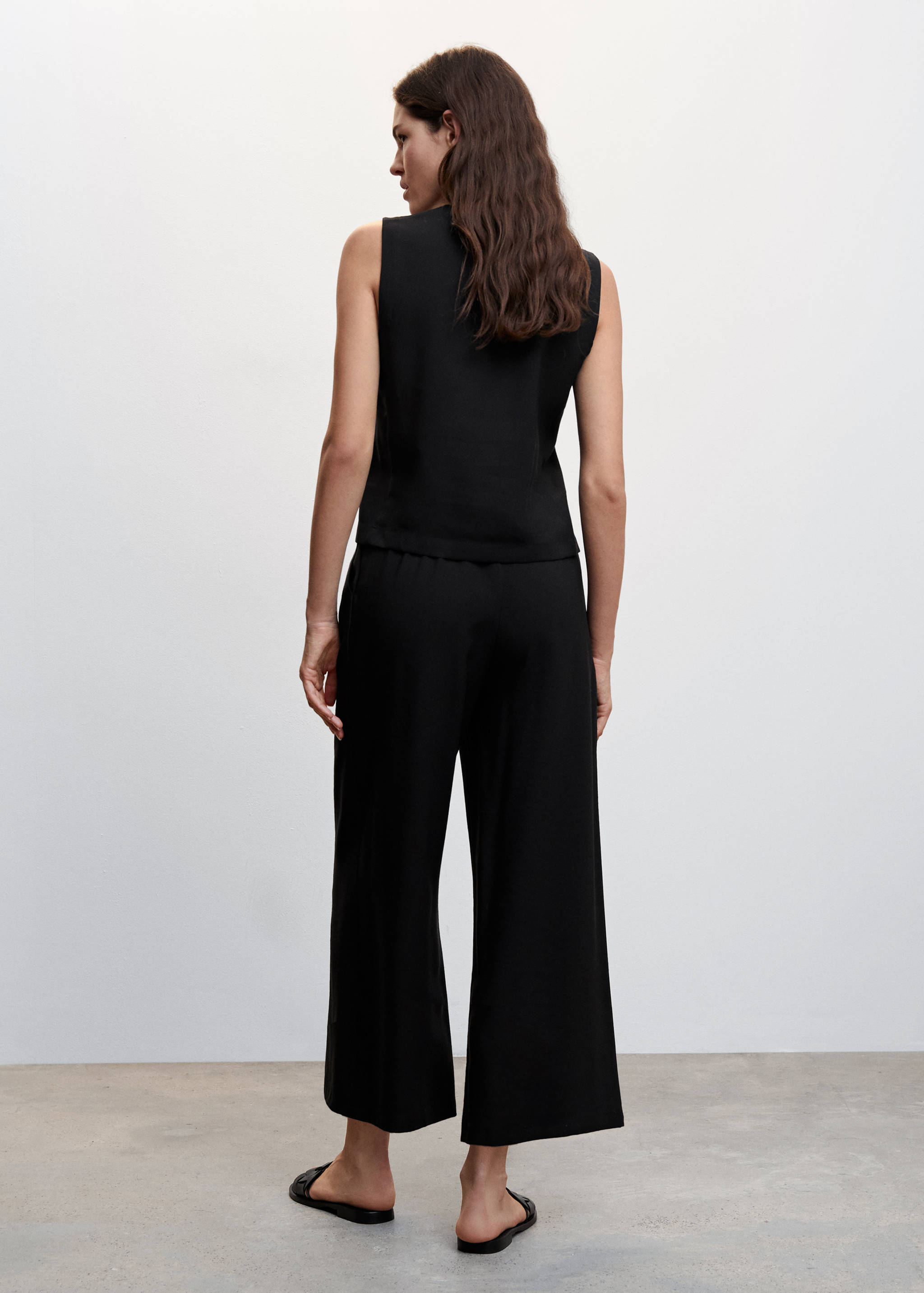 Pleated culottes trousers - Reverse of the article