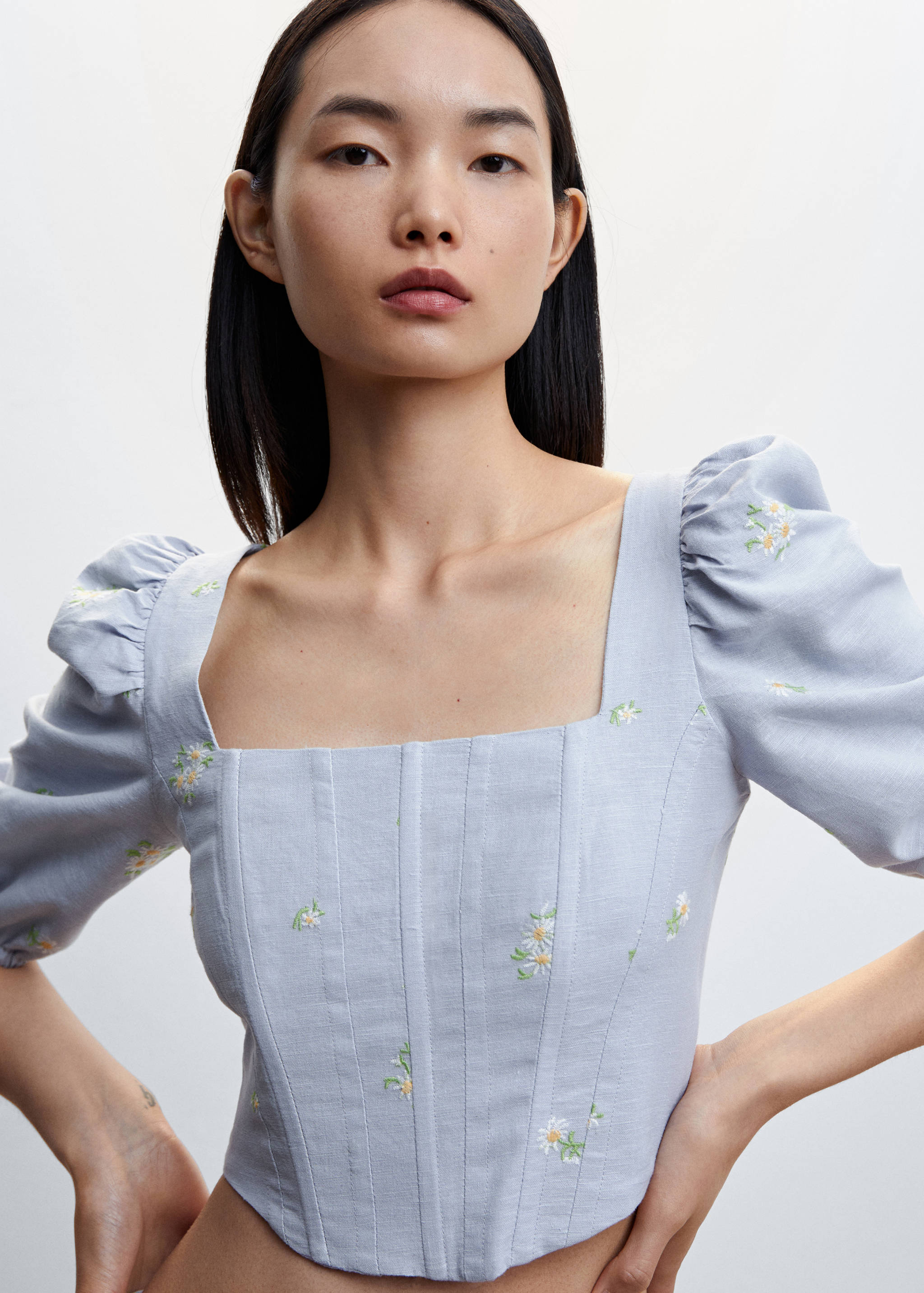Floral embroidered blouse - Details of the article 1