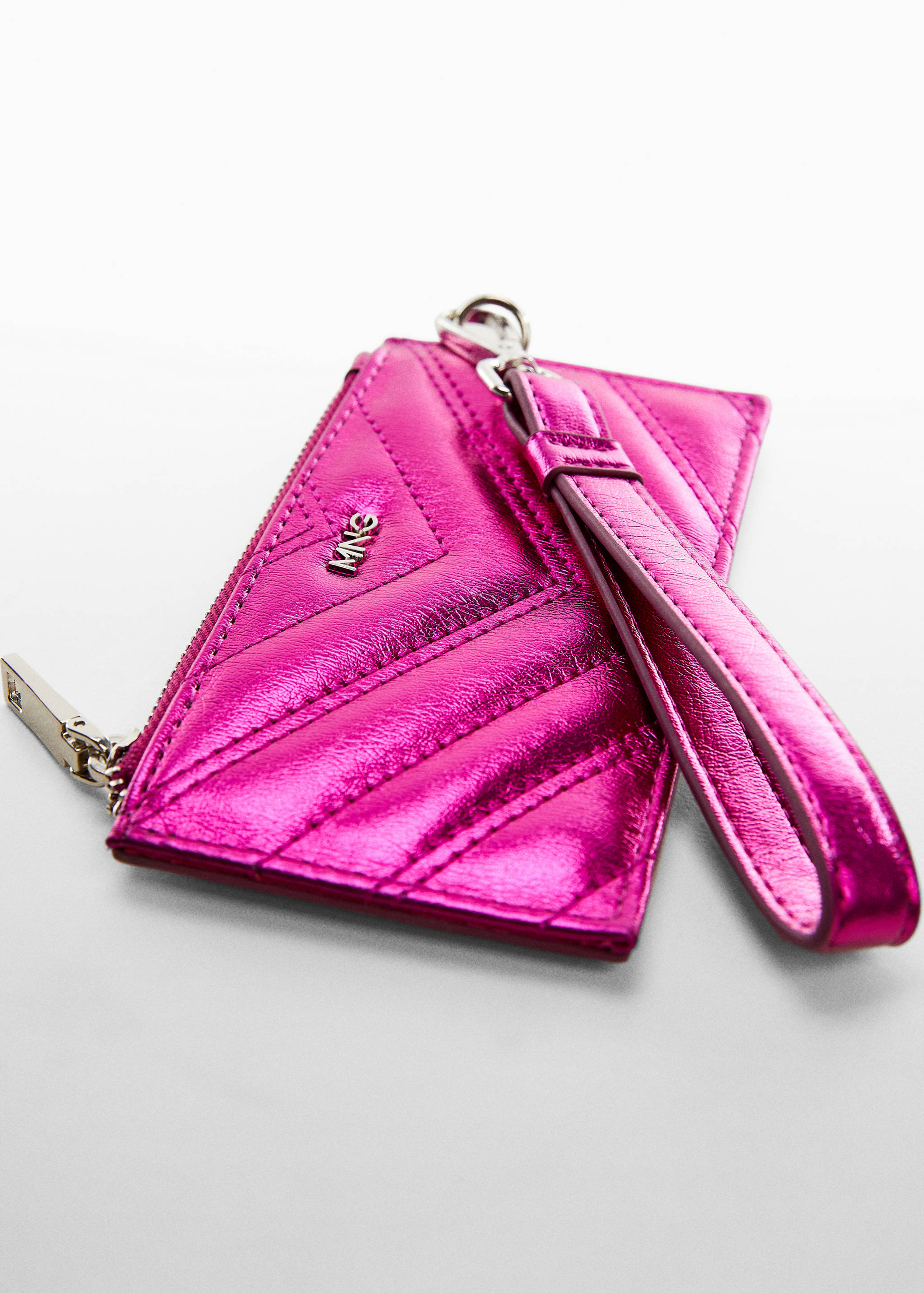 Padded metallic card holder - Details of the article 1