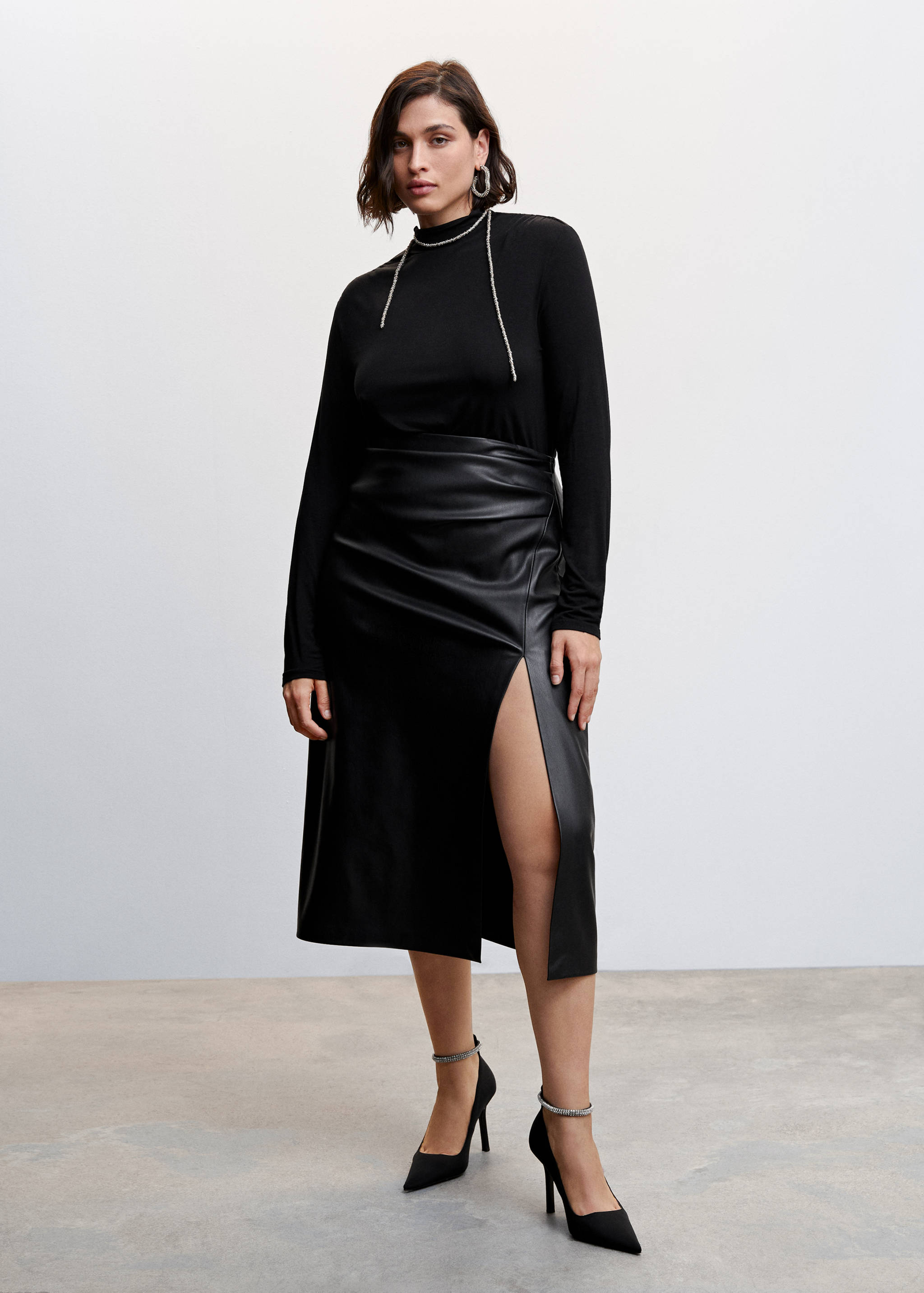 Leather-effect pencil skirt - Details of the article 3