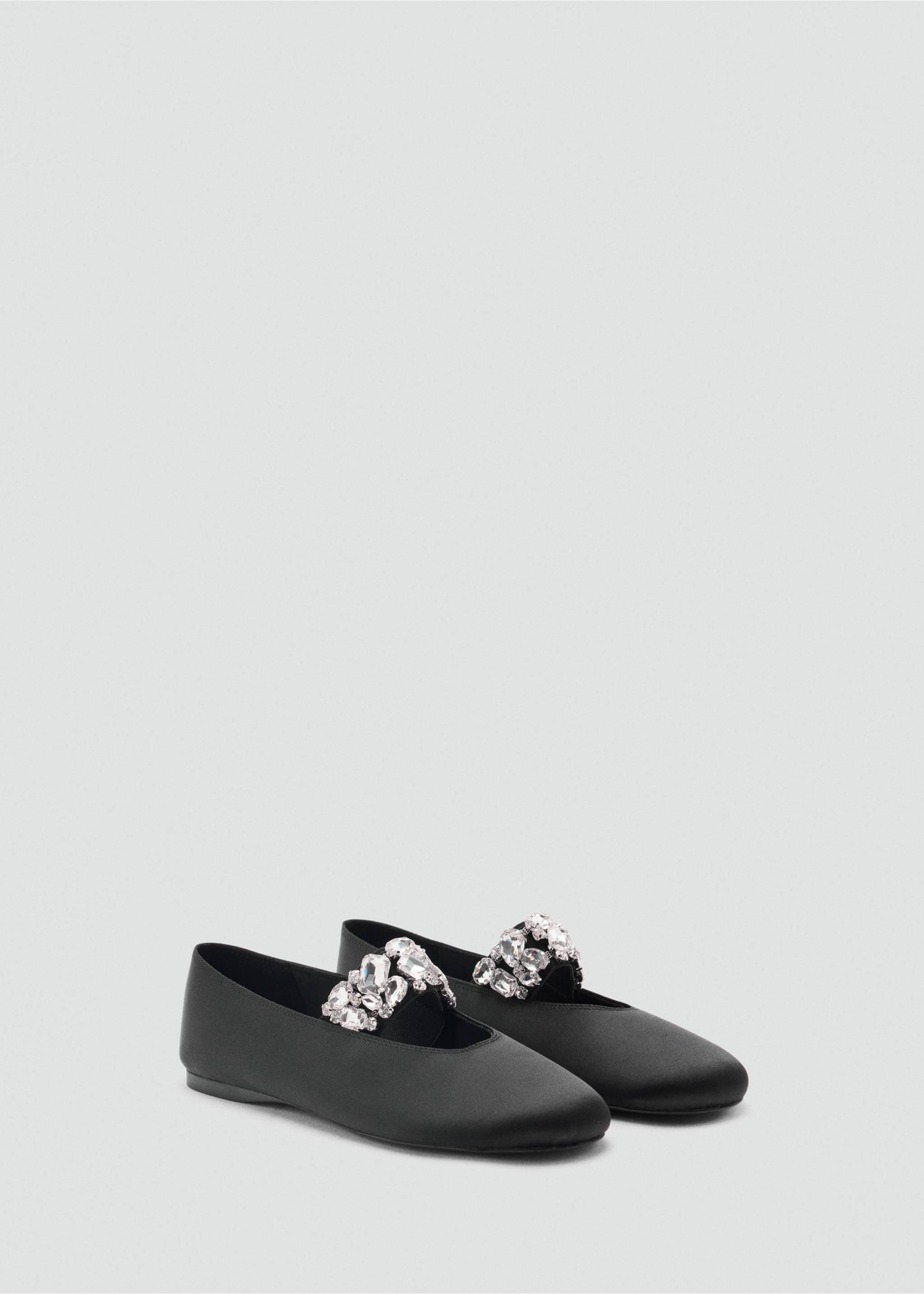 Black flat shoes with a crystal-embellished strap., Black. Ref: 47051337-00.
