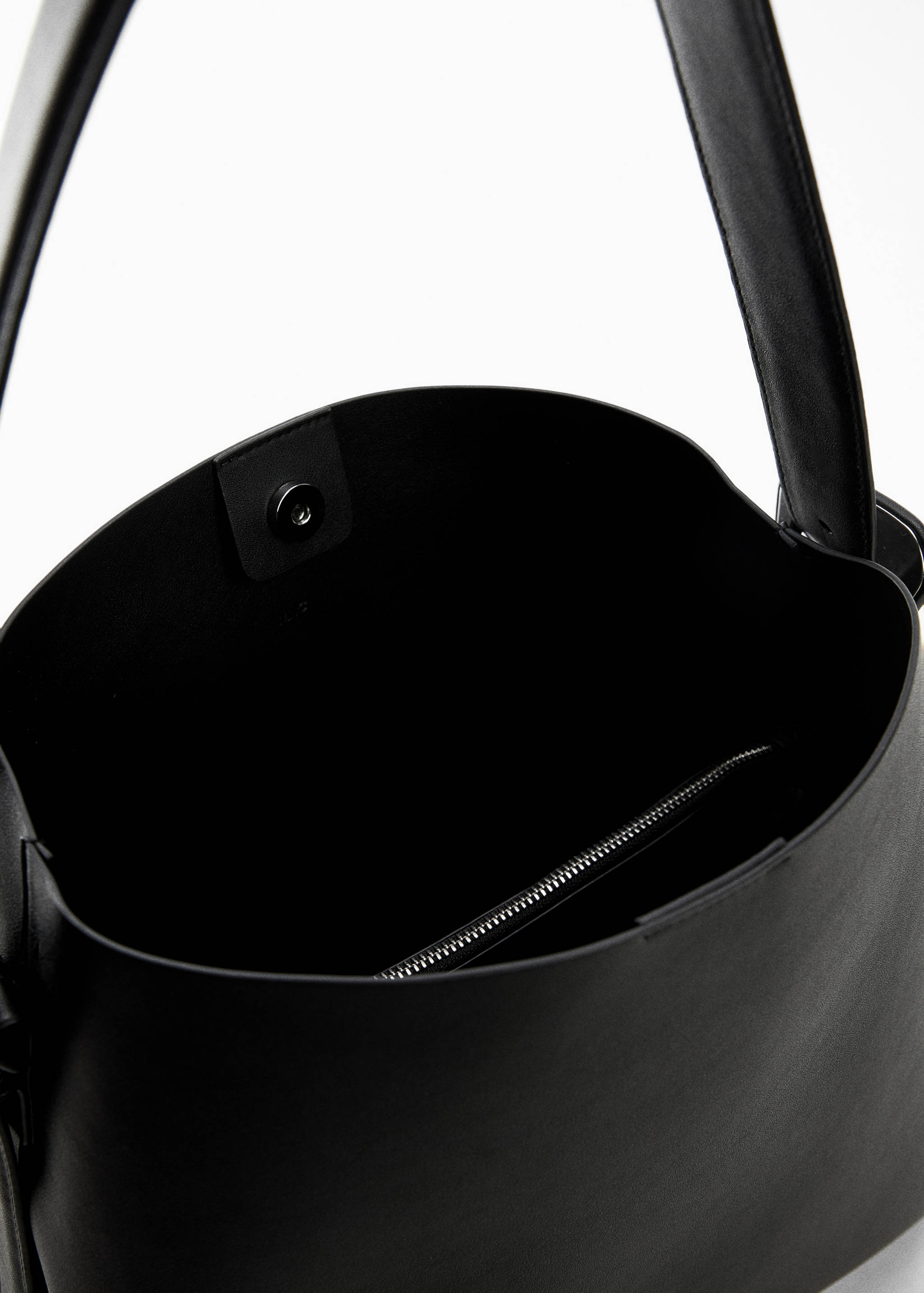 Shopper bag with buckle - Details of the article 2