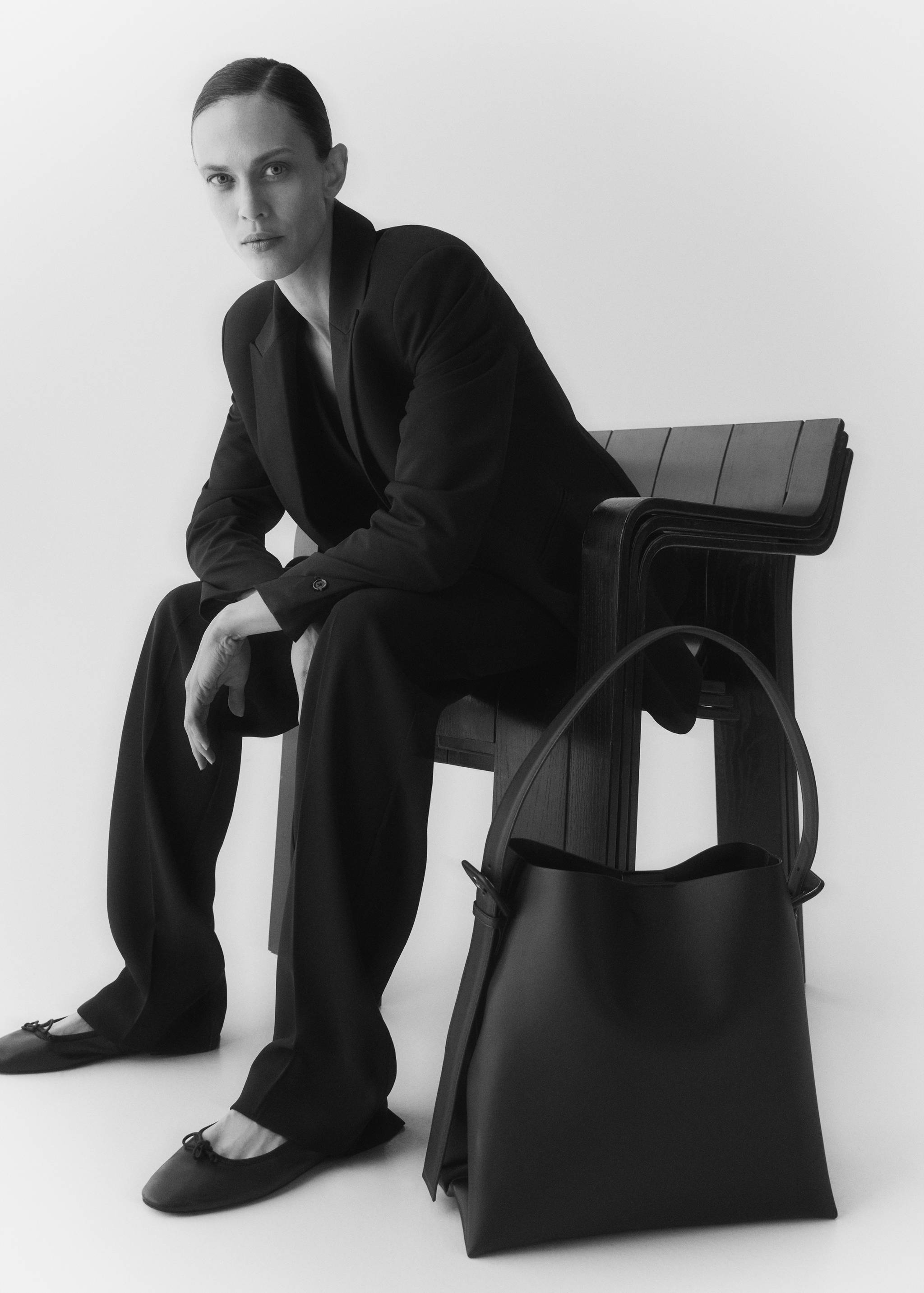 Shopper bag with buckle - Details of the article 6