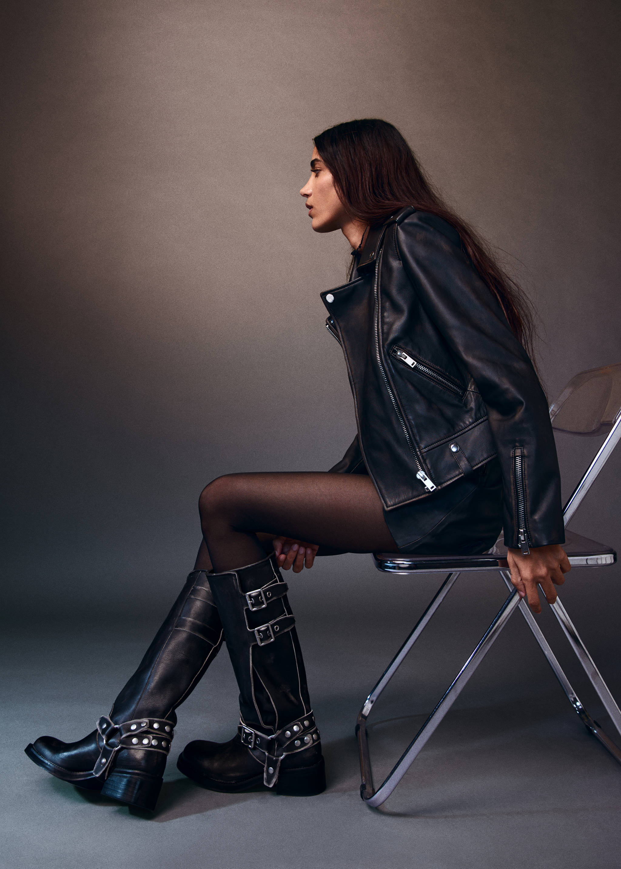 Buckles leather boots - General plane