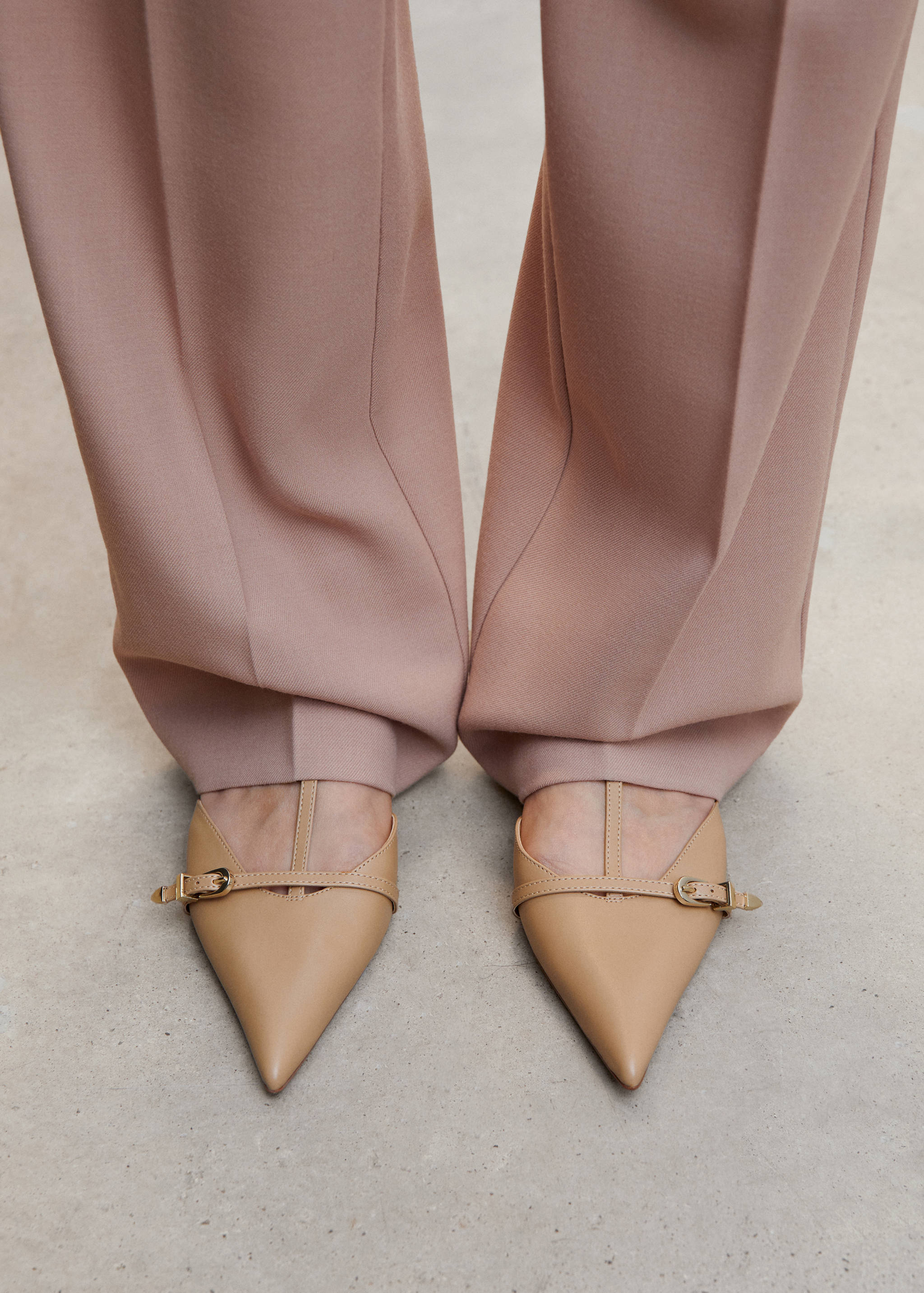 Shoes with decorative toe and buckle  - General plane