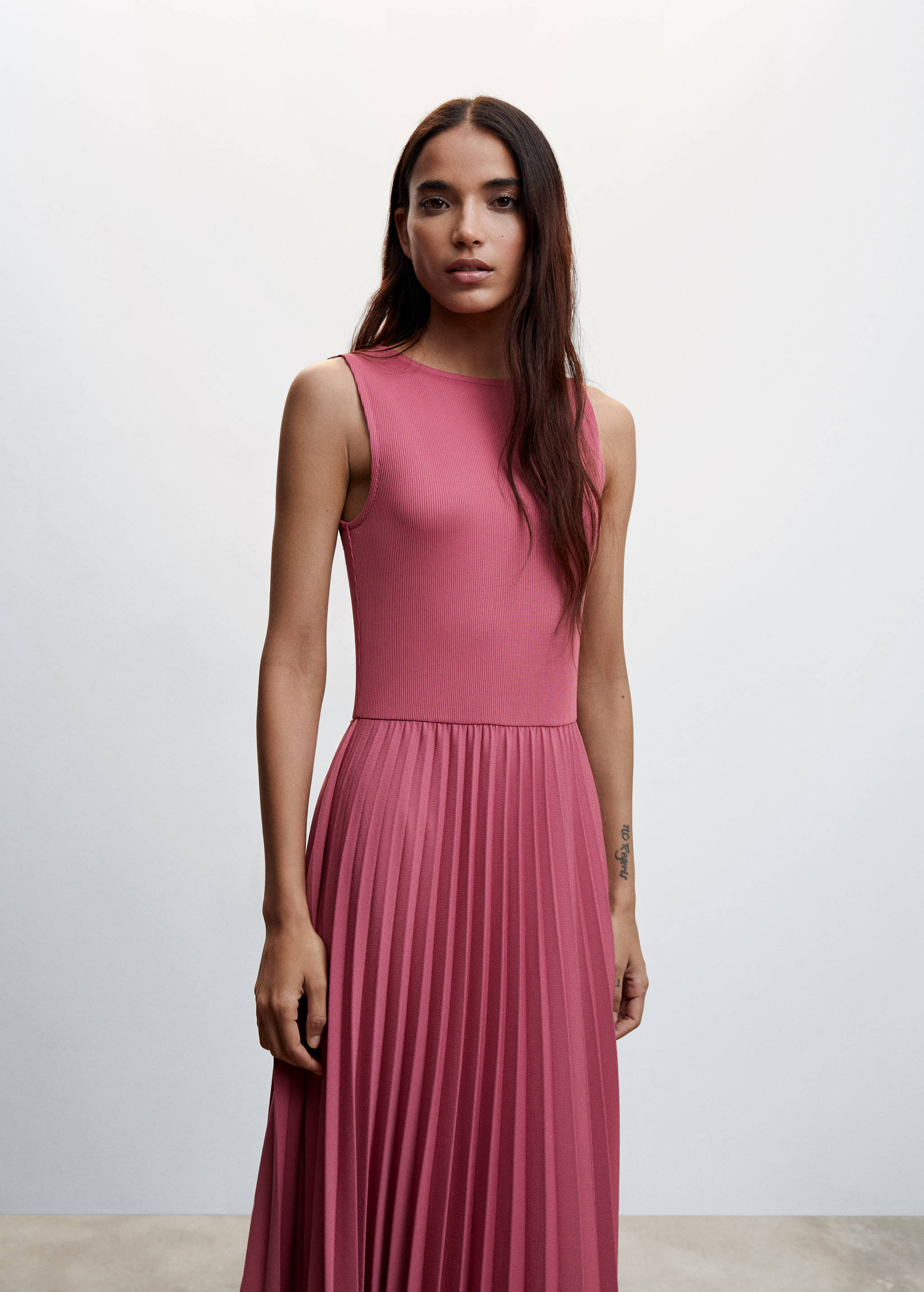 Pleated knitted dress - Medium plane