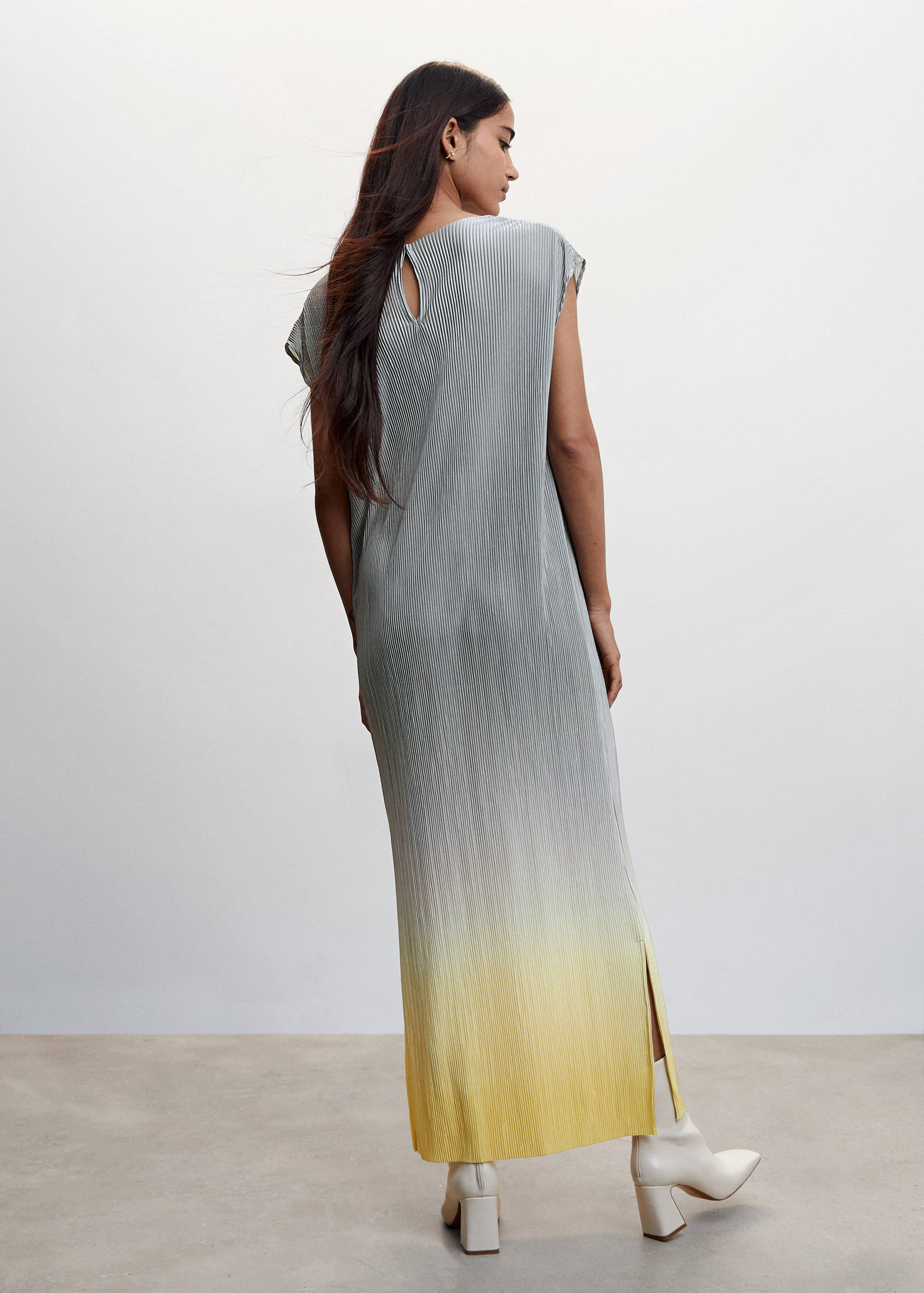 Vestido largo plisado - Reverso del artículo