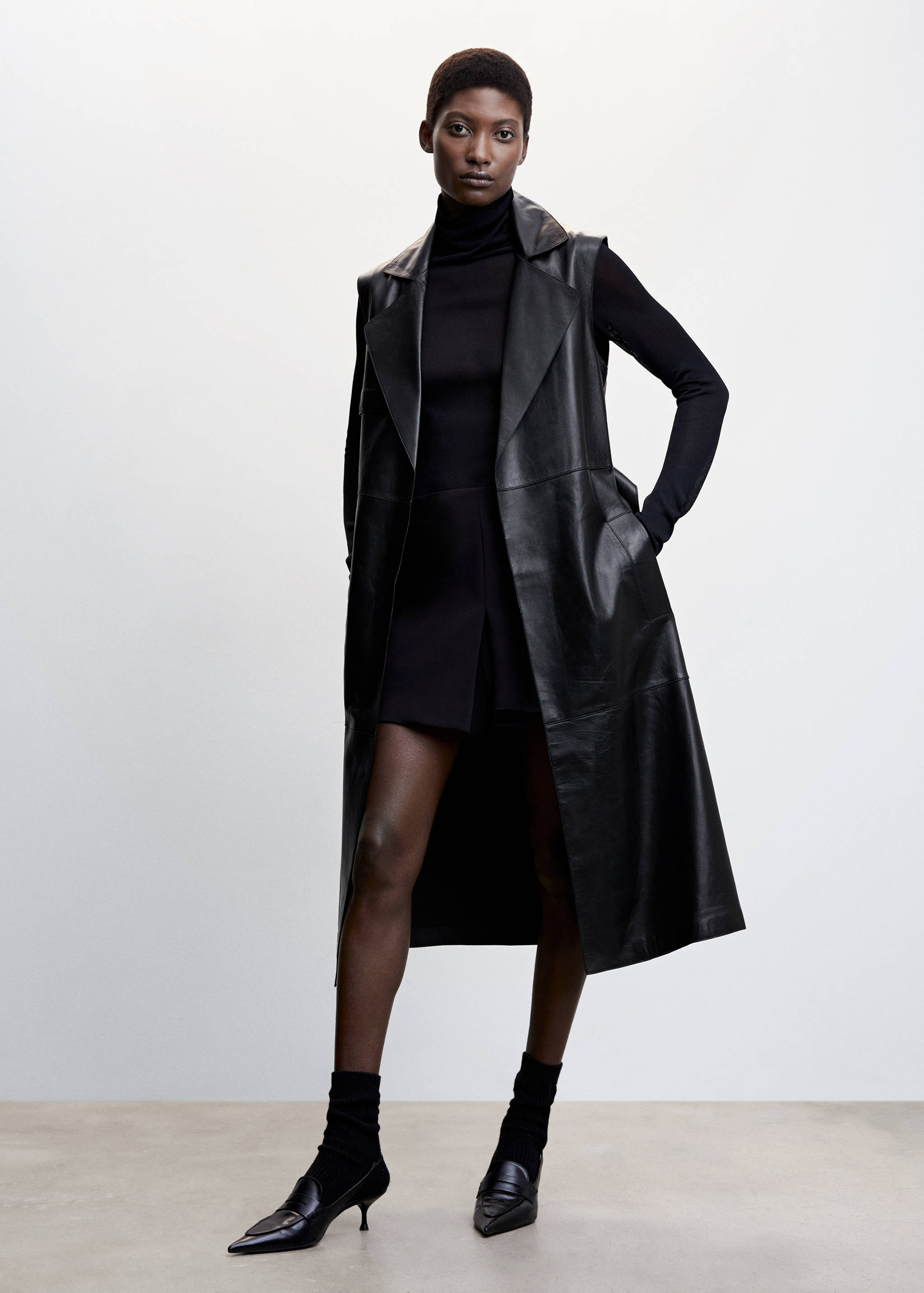 Long leather gilet - General plane