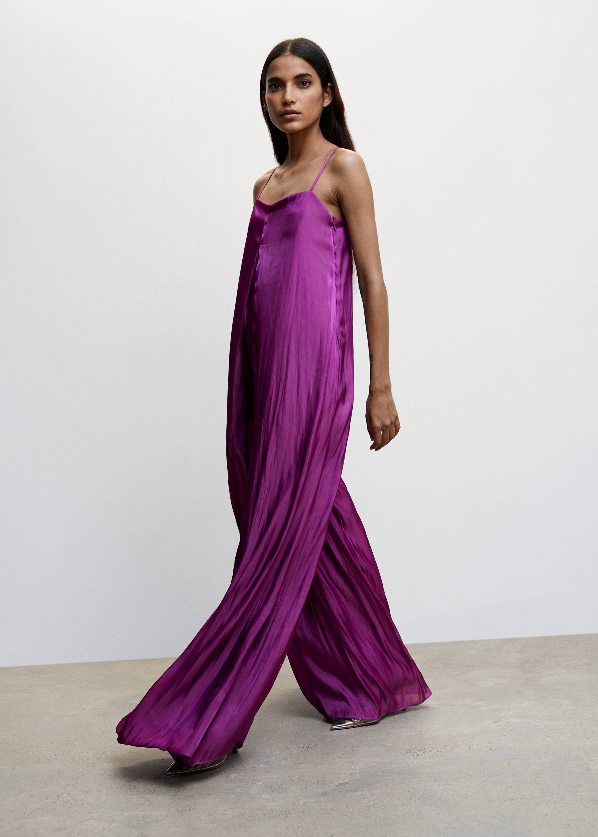 Satin-finish overall with opening - Details of the article 1