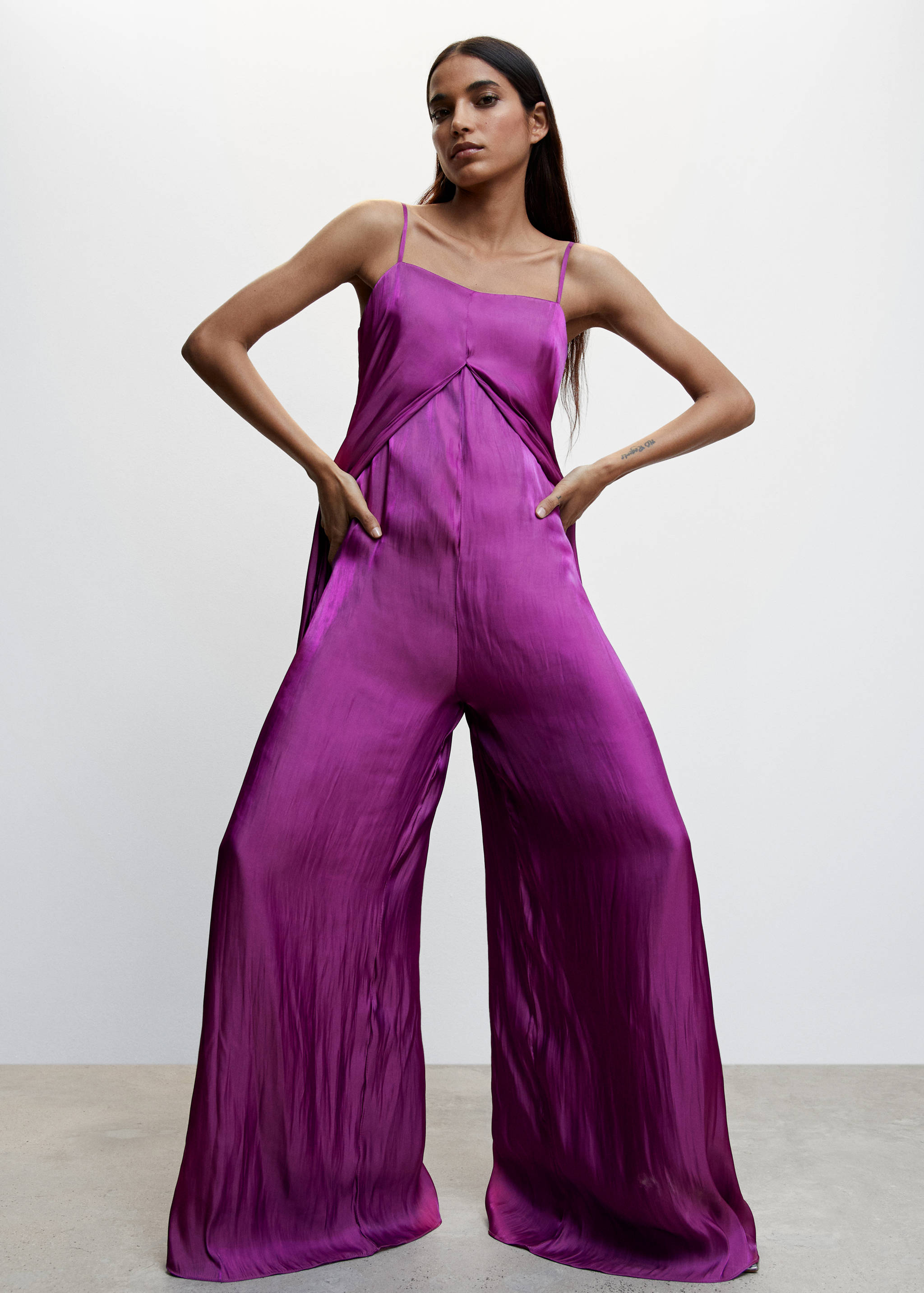 Satin-finish overall with opening - Details of the article 6