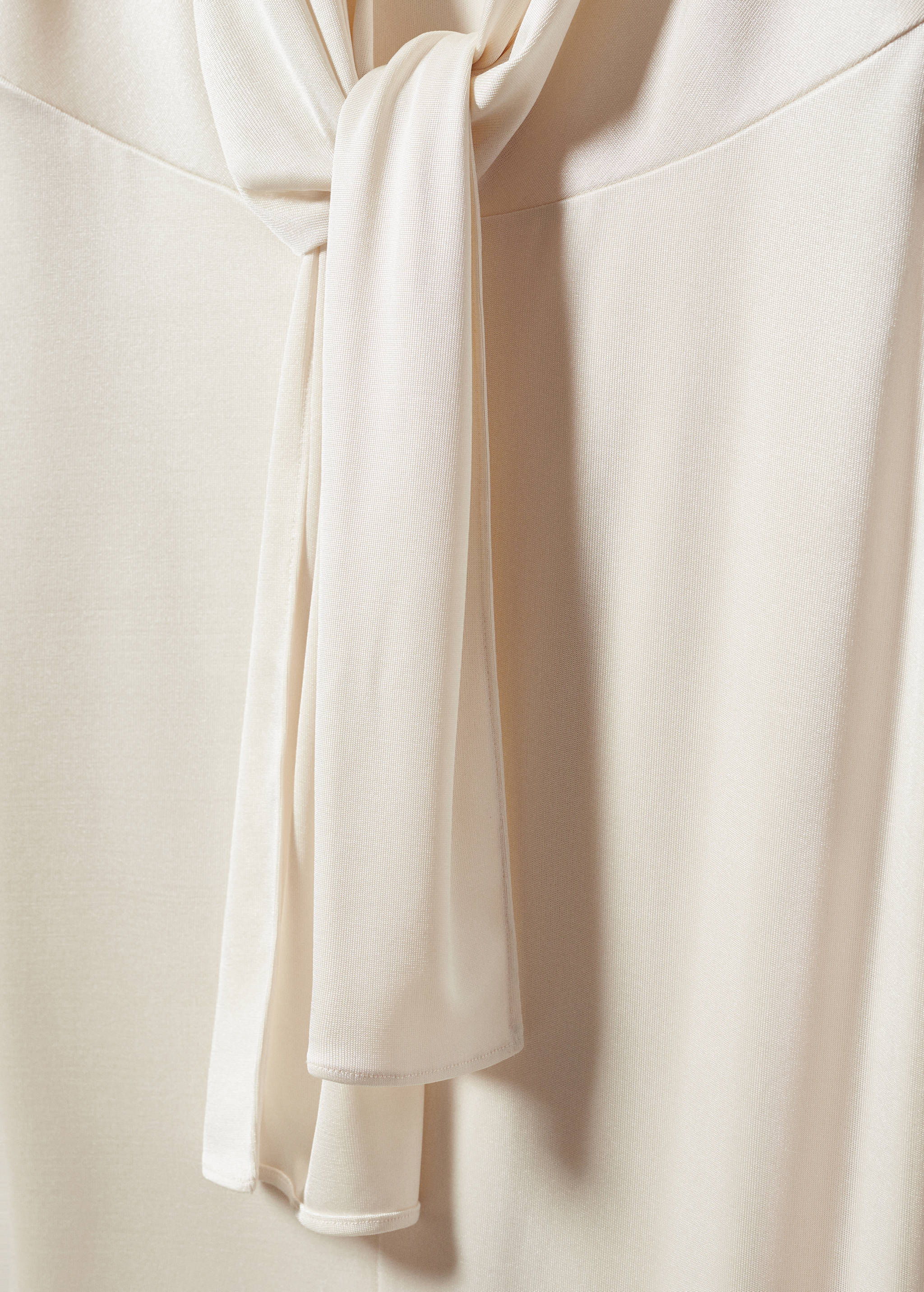 Robe ouverte dans le dos - Détail de l'article 8