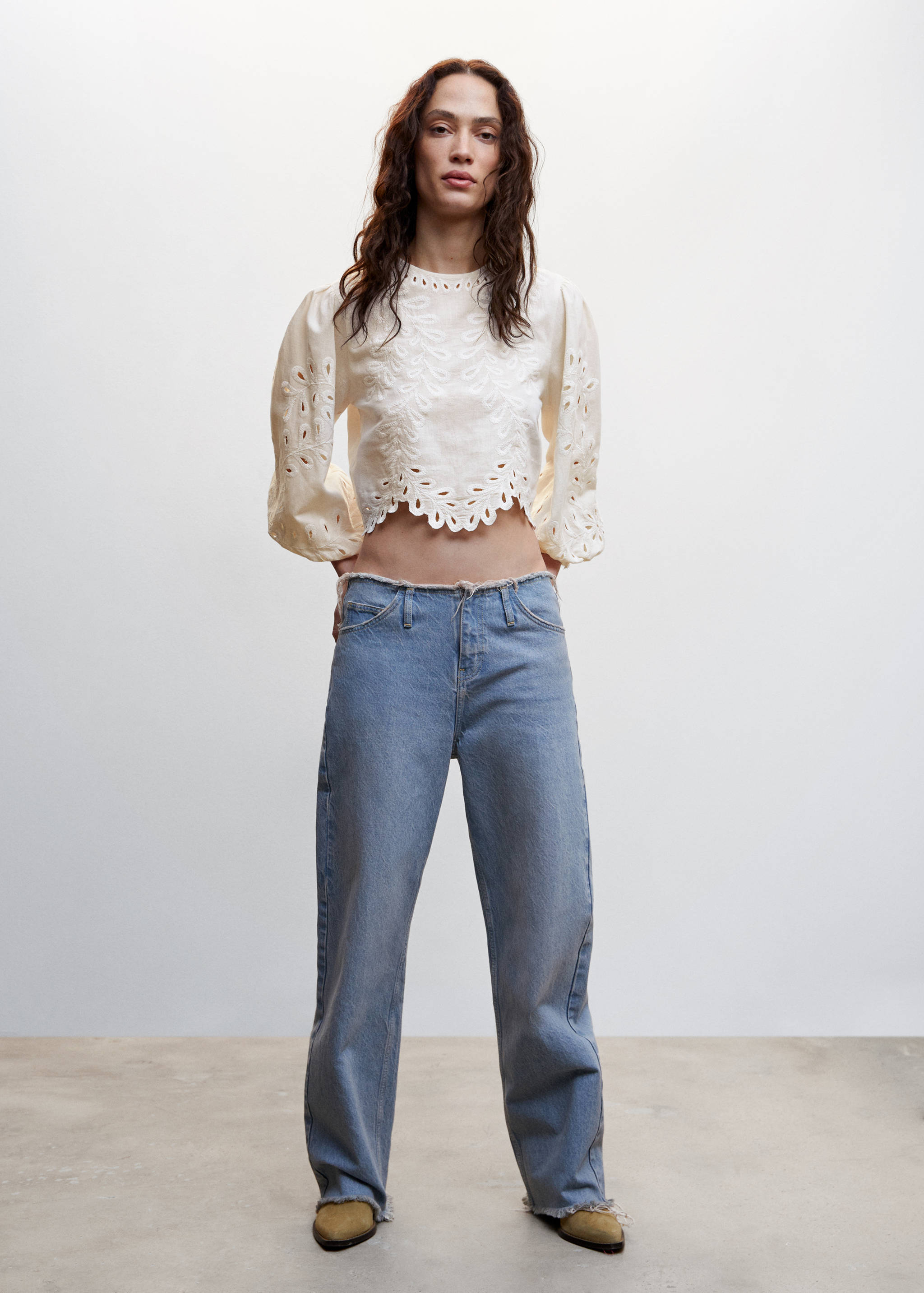 Openwork embroidered blouse - General plane