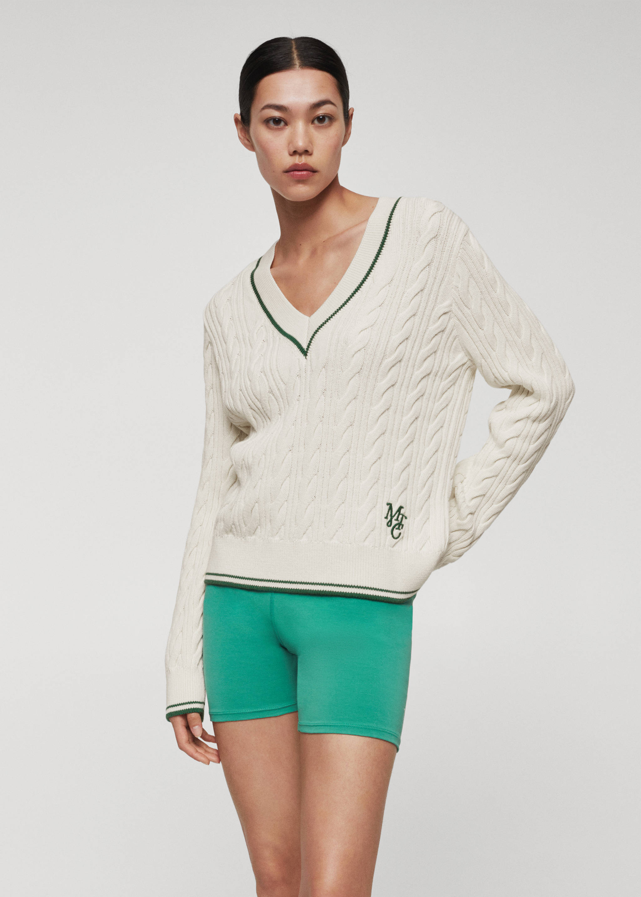 Pull-over torsades col V - Plan moyen