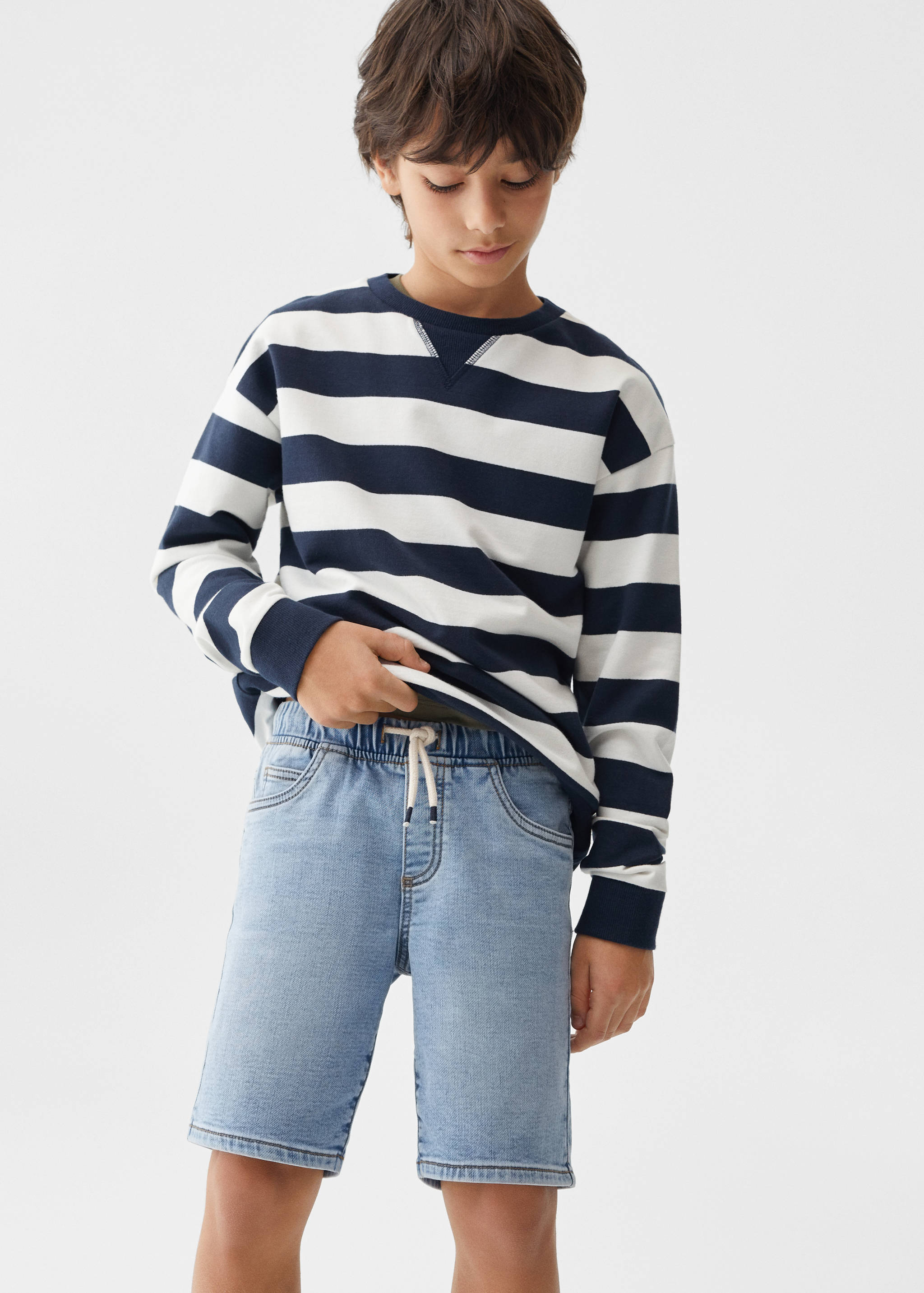 Comfy-fit denim Bermuda shorts - Medium plane