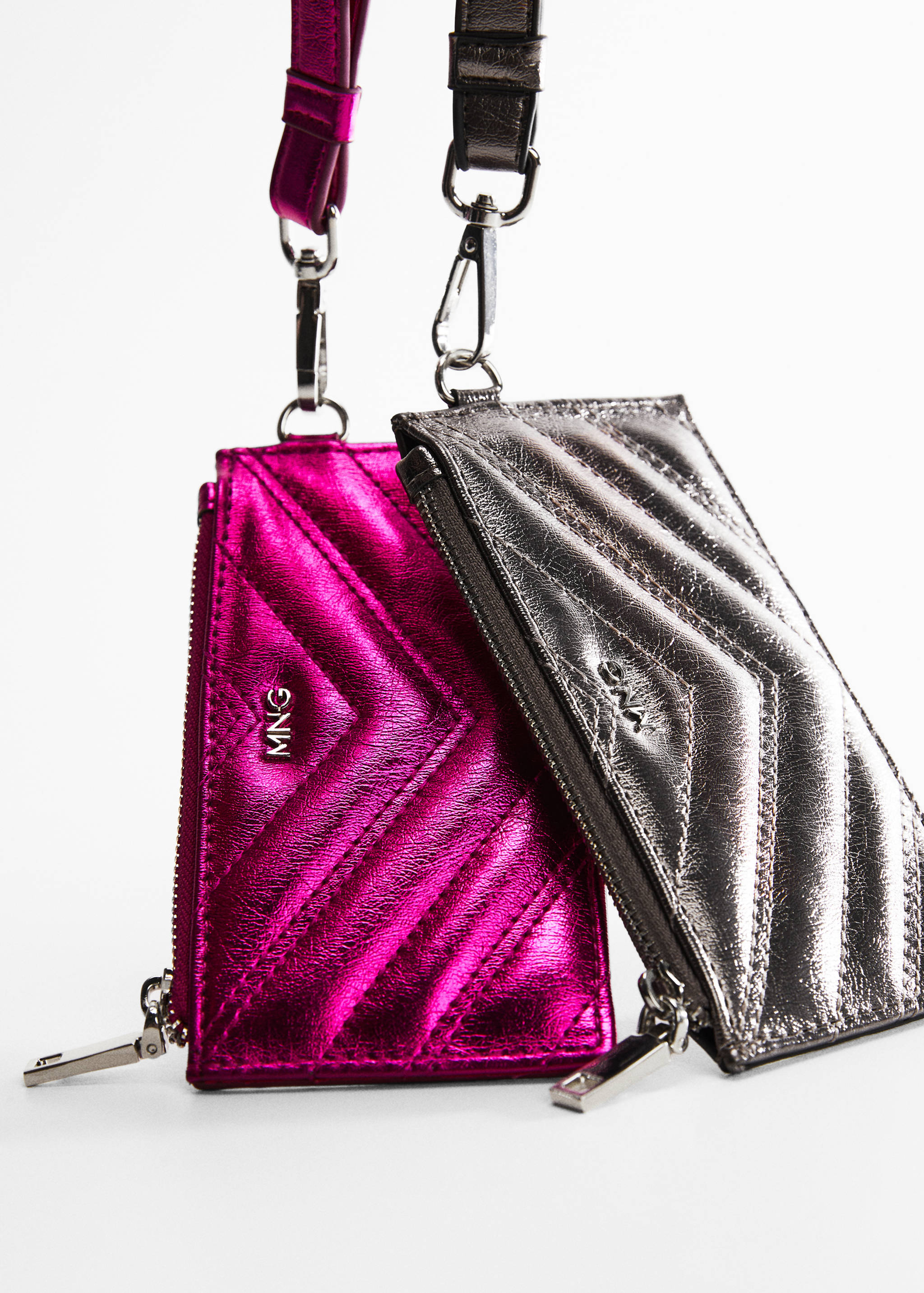 Padded metallic card holder - Details of the article 5