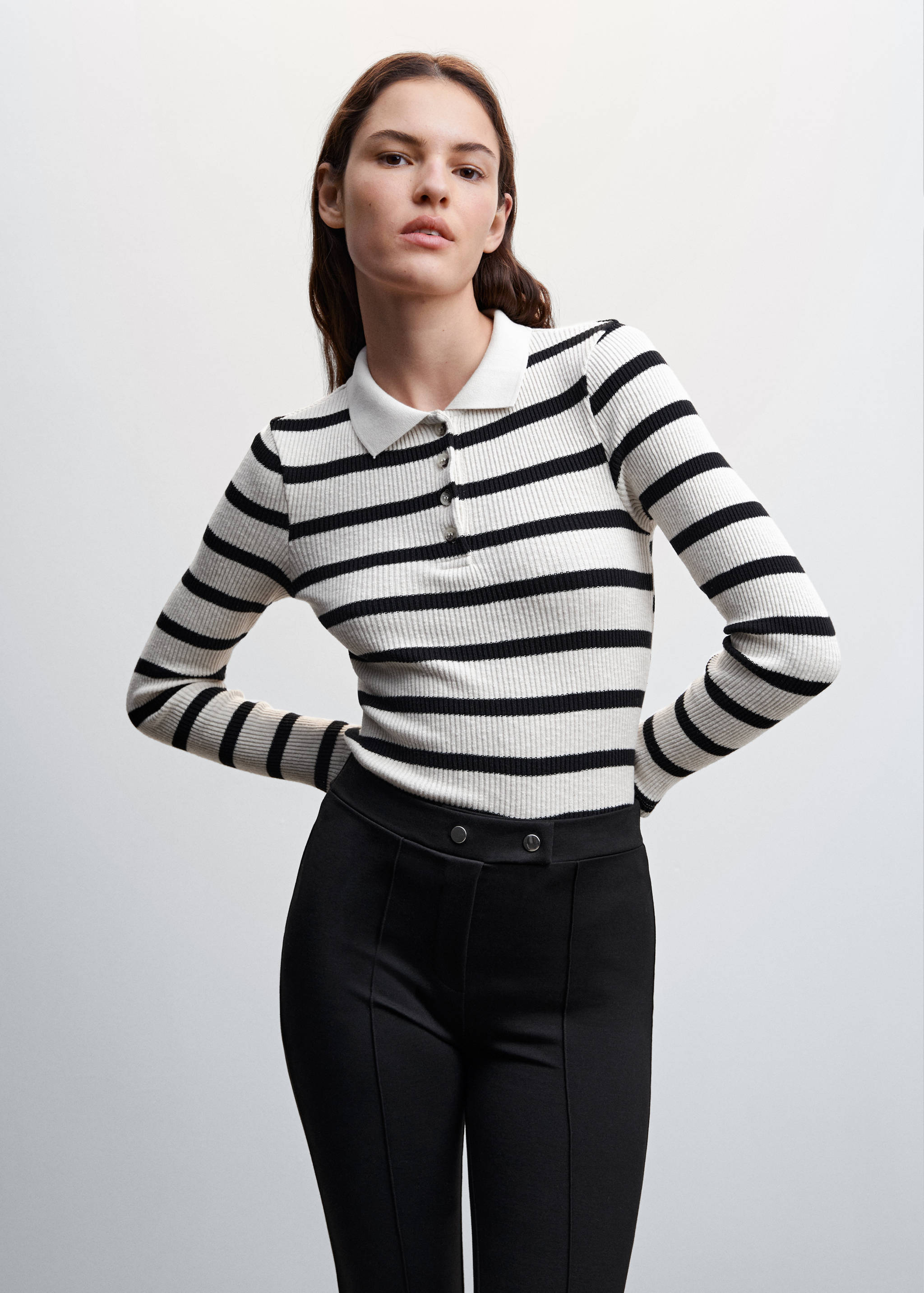 Flared buttoned trousers - Details of the article 1