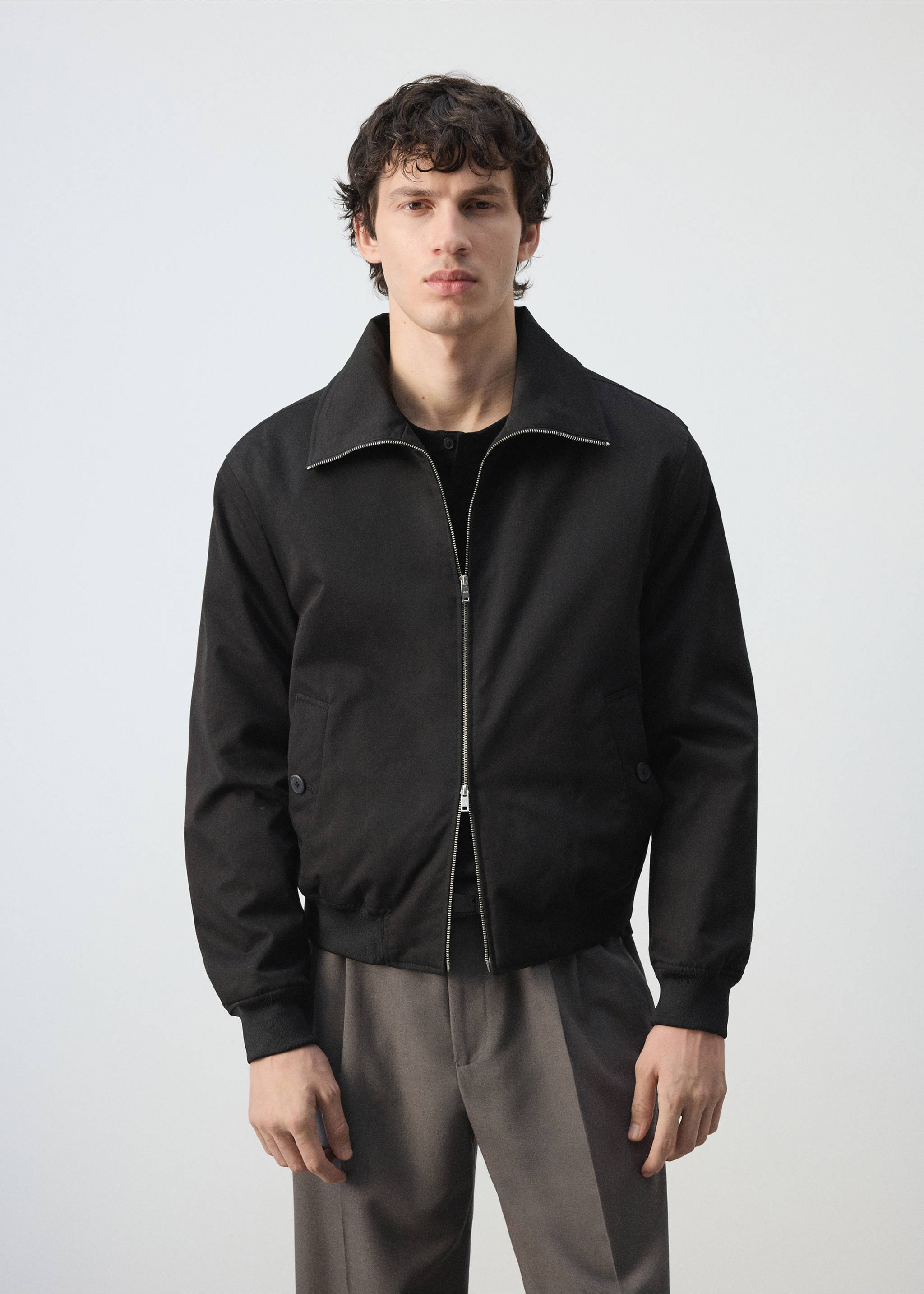 Steppjacke mit Stehkragen - Mittlere Ansicht, Schwarz. Ref: 47061330-00.
