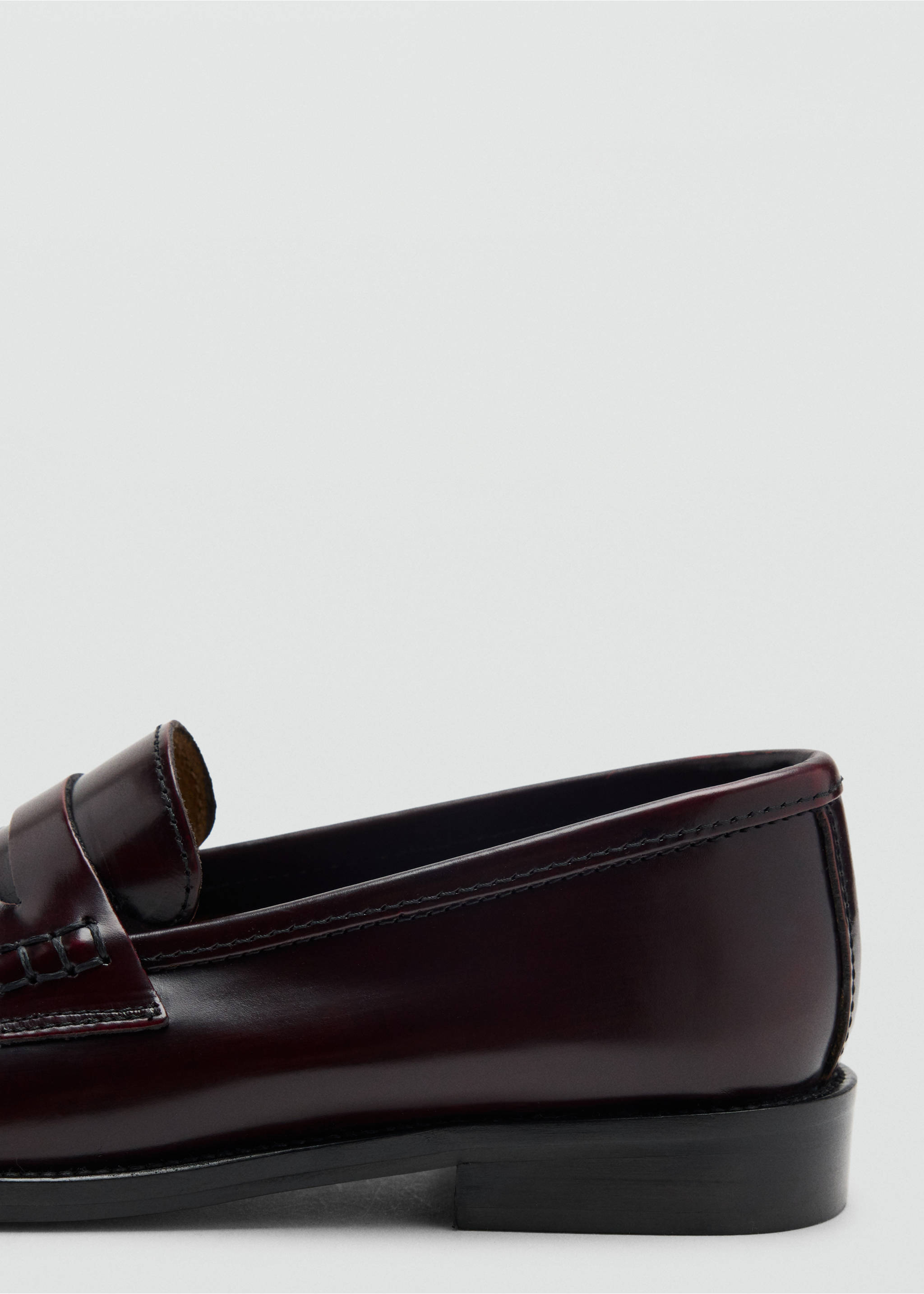 Burgundy leather penny loafer detail, showing side and heel construction., Burgundy. Ref: 47061331-00.