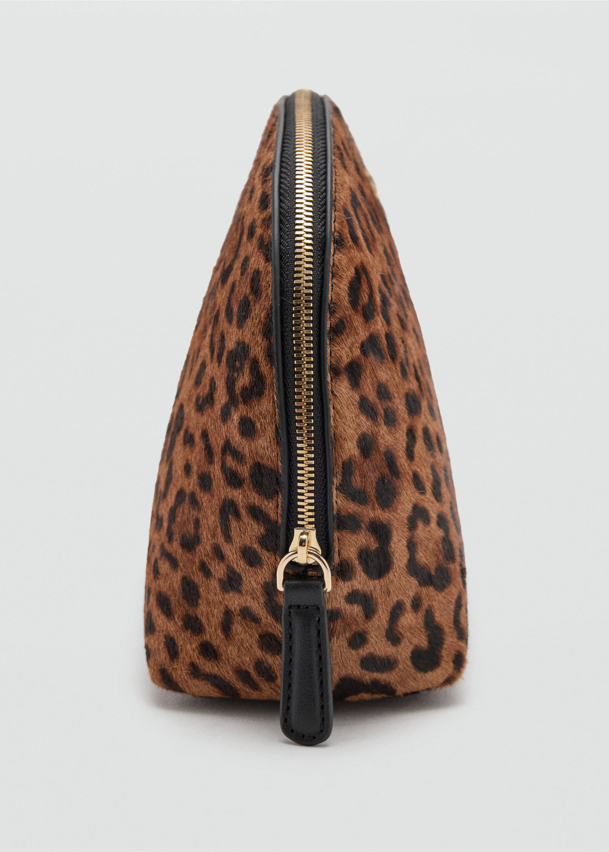 Leopard print faux-fur makeup bag showing a side view with a central zipper., Chocolate. Ref: 47061390-00.